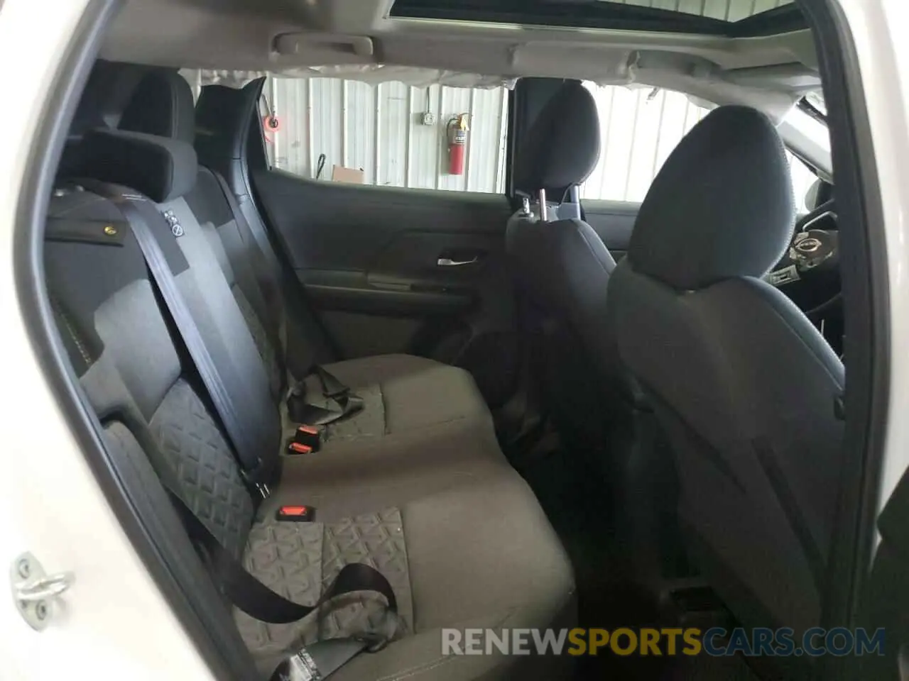 11 Photograph of a damaged car 3N8AP6CB4SL355621 NISSAN KICKS 2025