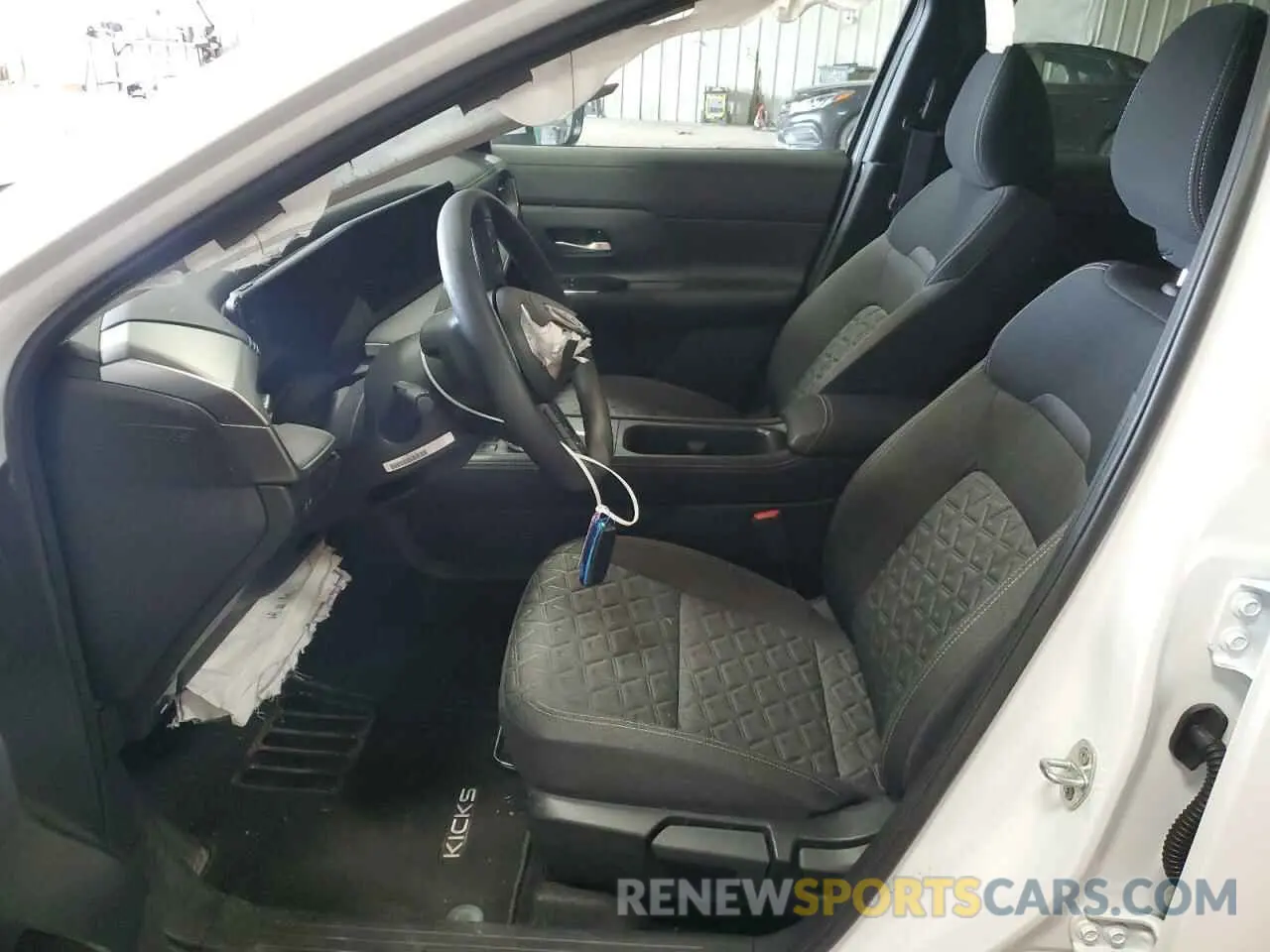 7 Photograph of a damaged car 3N8AP6CB4SL355621 NISSAN KICKS 2025