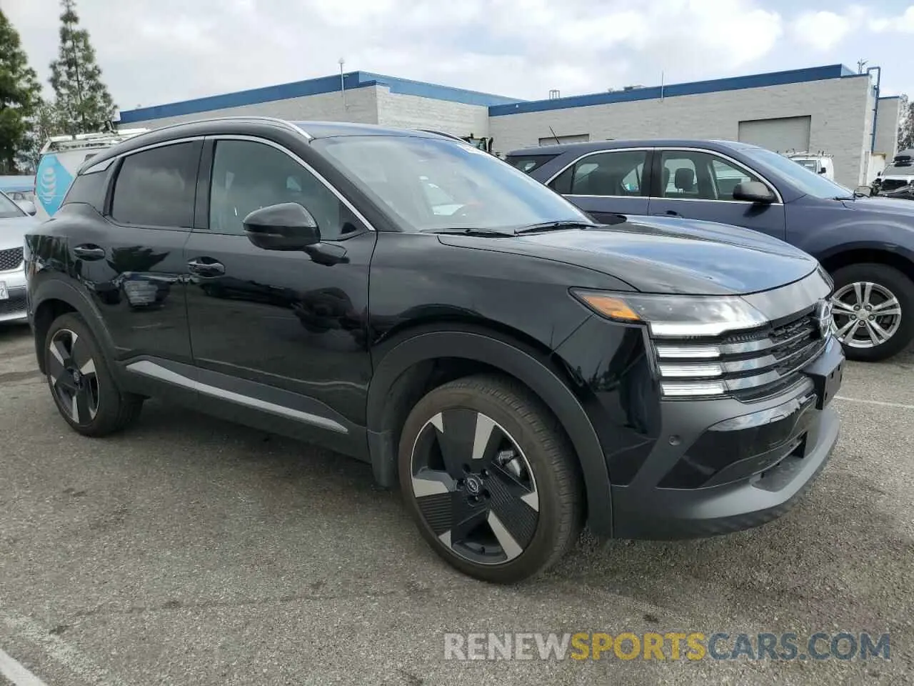 4 Фотография поврежденного автомобиля 3N8AP6DAXSL335220 NISSAN KICKS 2025