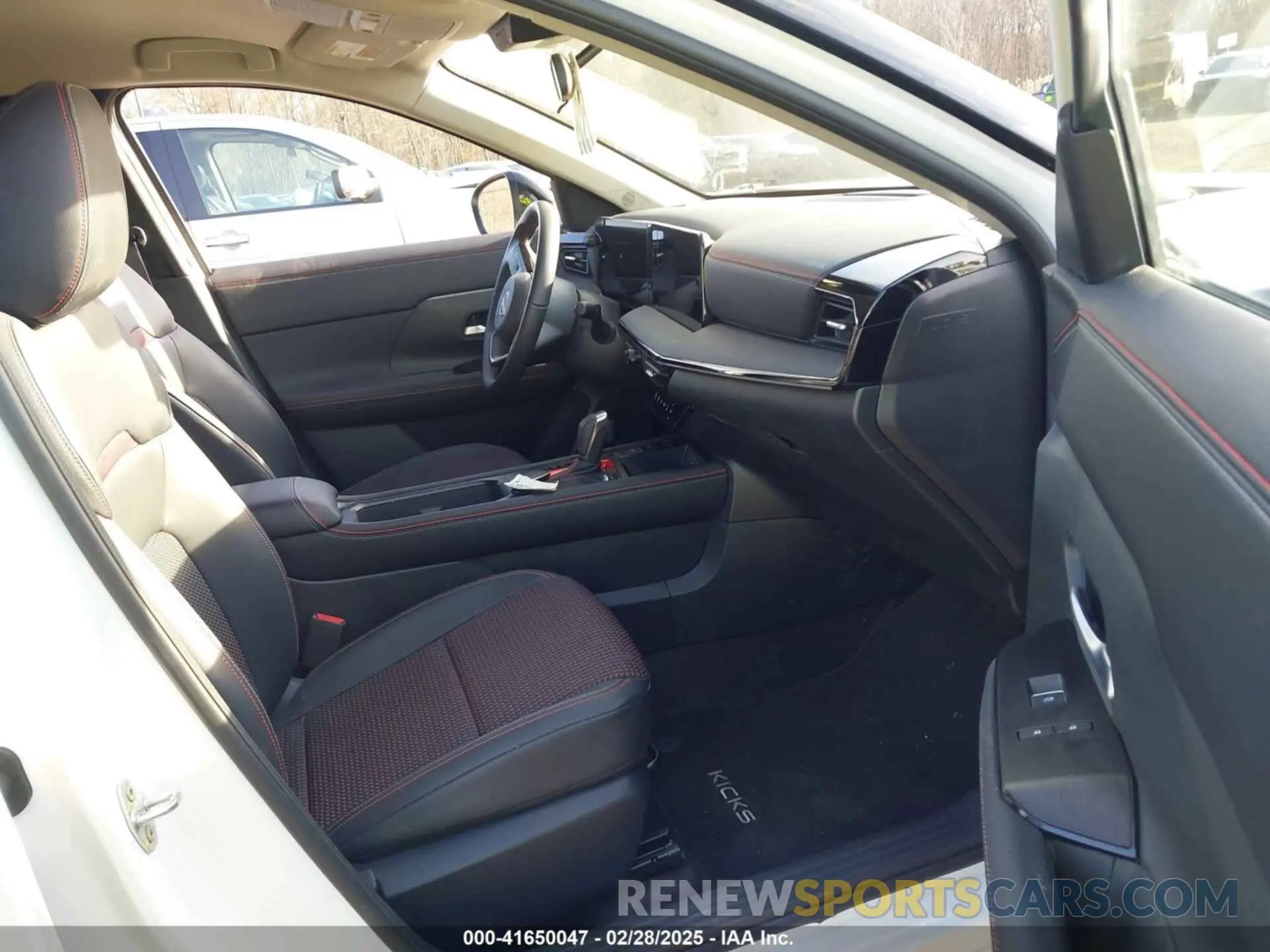 5 Photograph of a damaged car 3N8AP6DB5SL308659 NISSAN KICKS 2025