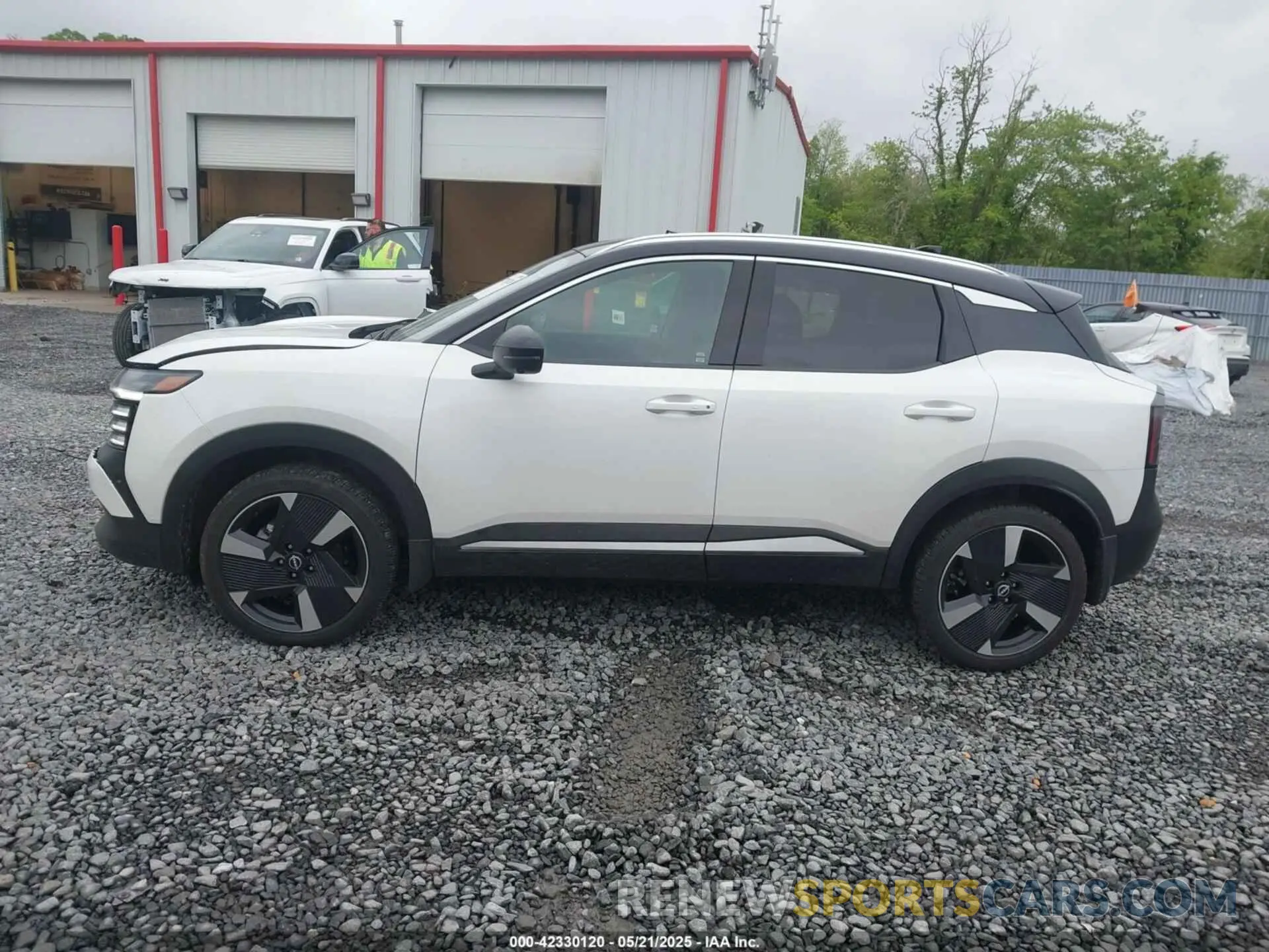14 Photograph of a damaged car 3N8AP6DD8SL307166 NISSAN KICKS 2025