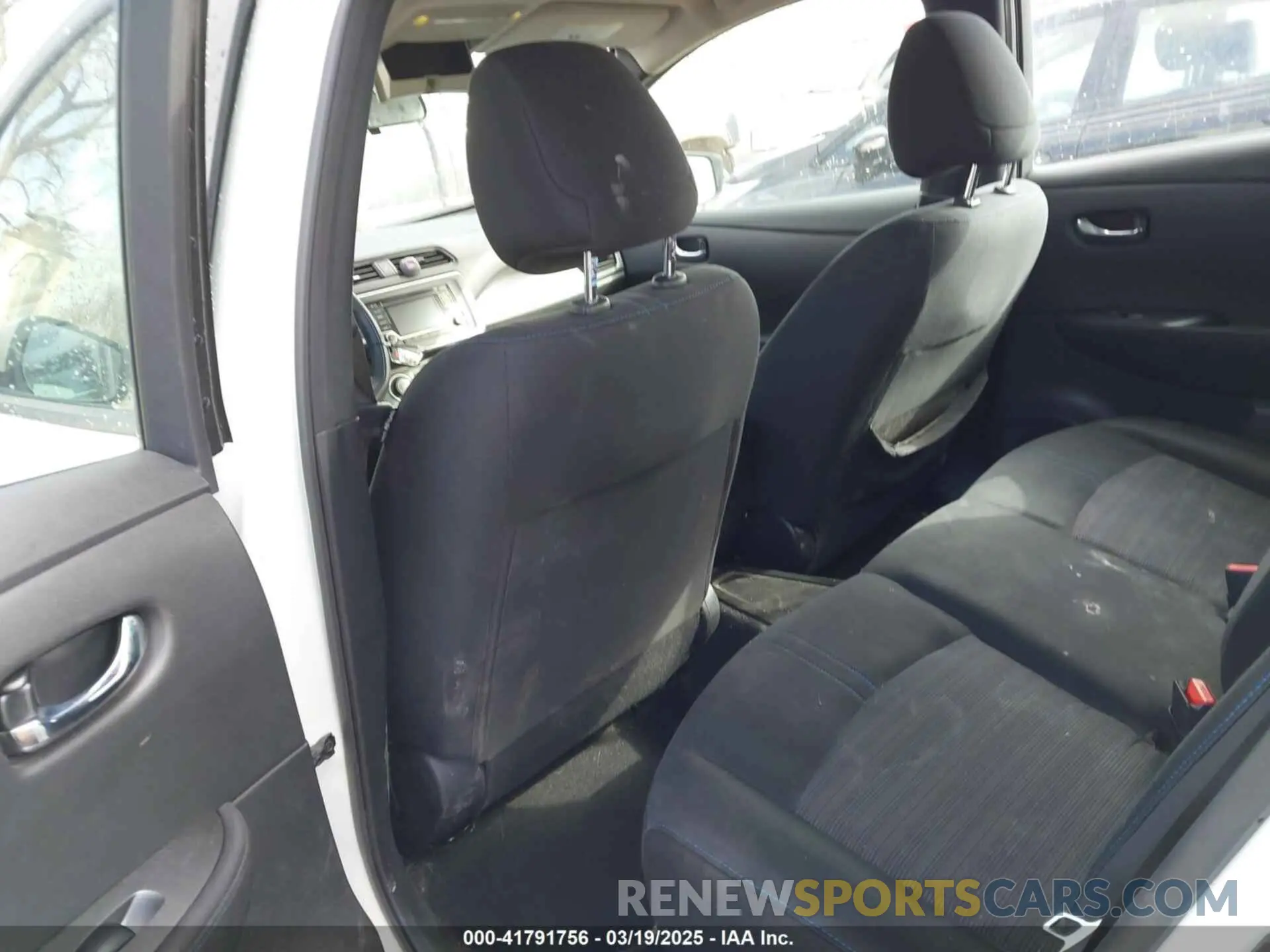 8 Photograph of a damaged car 1N4AZ1CP0KC321908 NISSAN LEAF 2019
