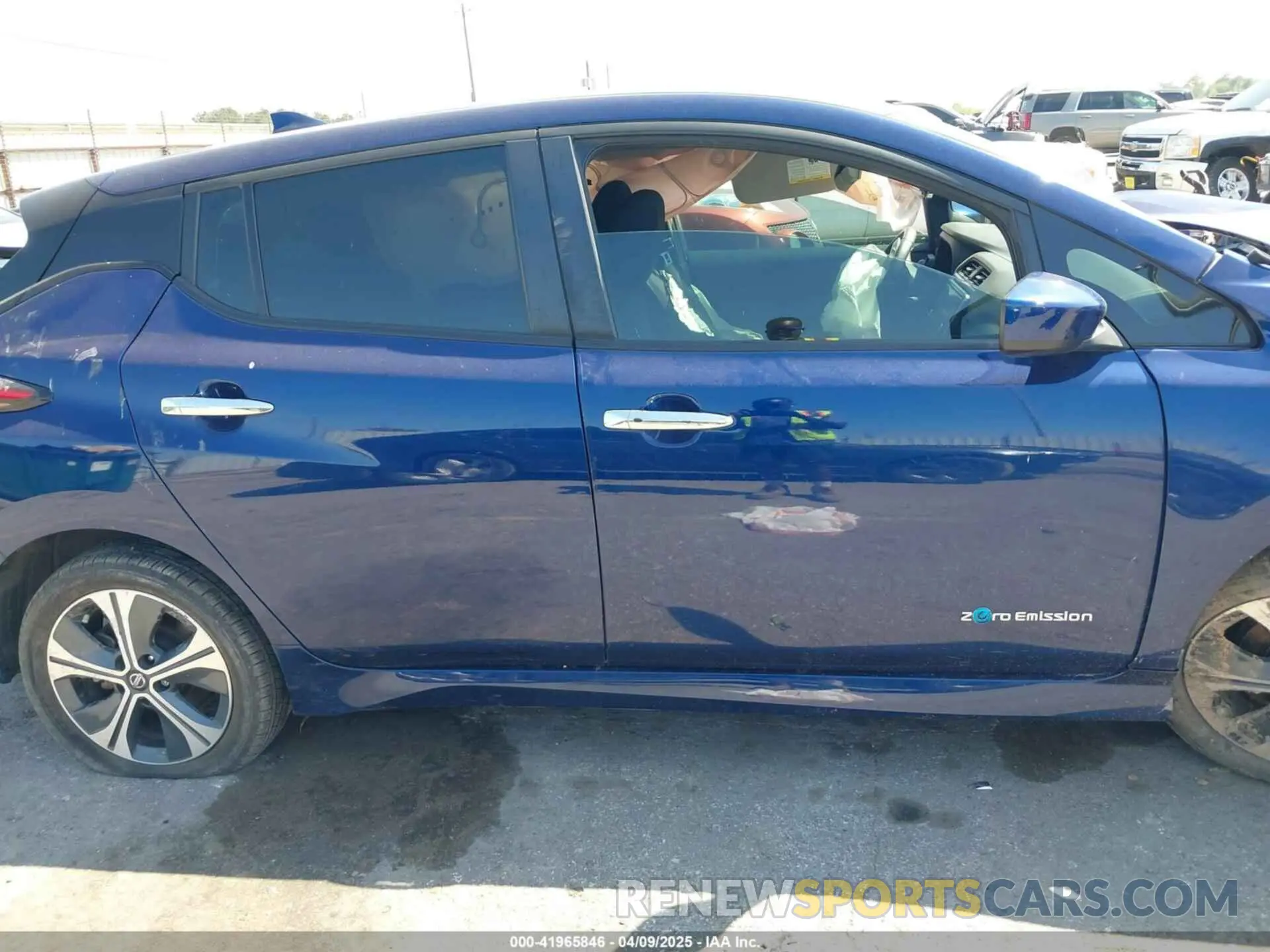 13 Фотография поврежденного автомобиля 1N4AZ1CP2KC314569 NISSAN LEAF 2019