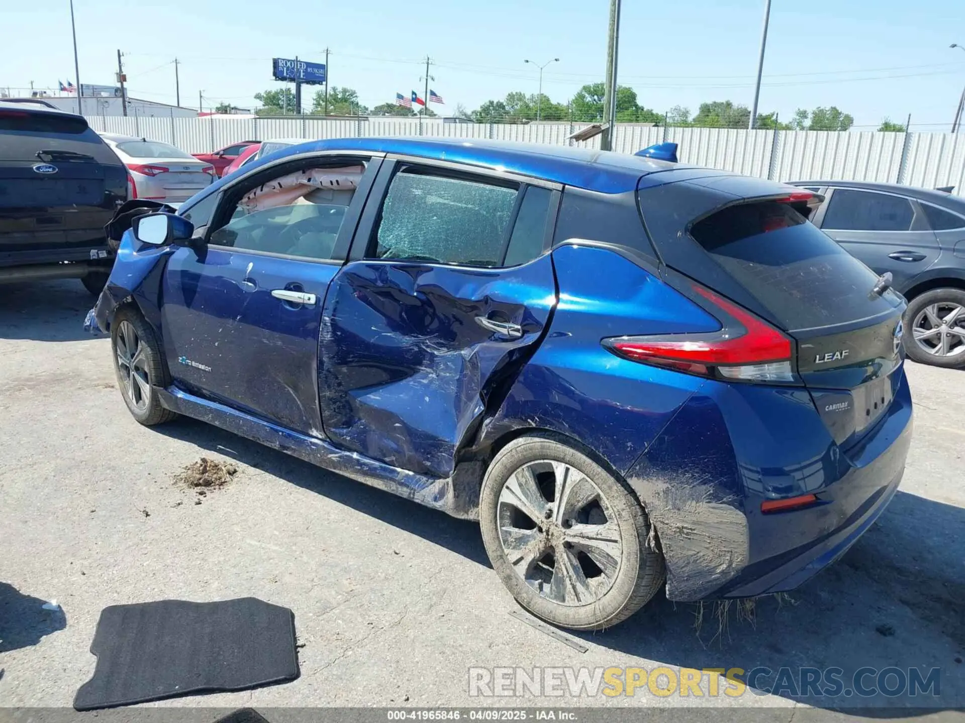 3 Фотография поврежденного автомобиля 1N4AZ1CP2KC314569 NISSAN LEAF 2019