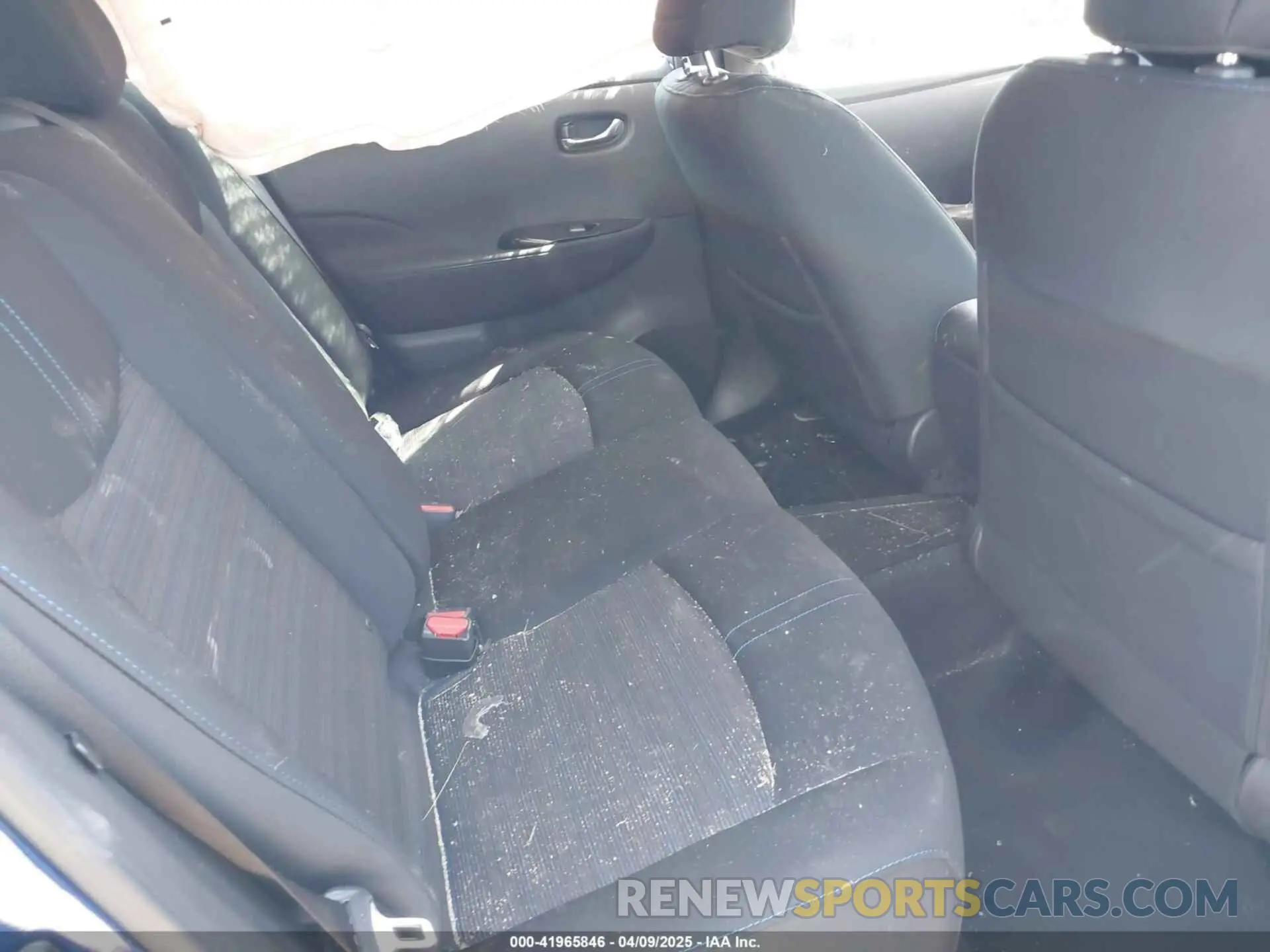 8 Фотография поврежденного автомобиля 1N4AZ1CP2KC314569 NISSAN LEAF 2019