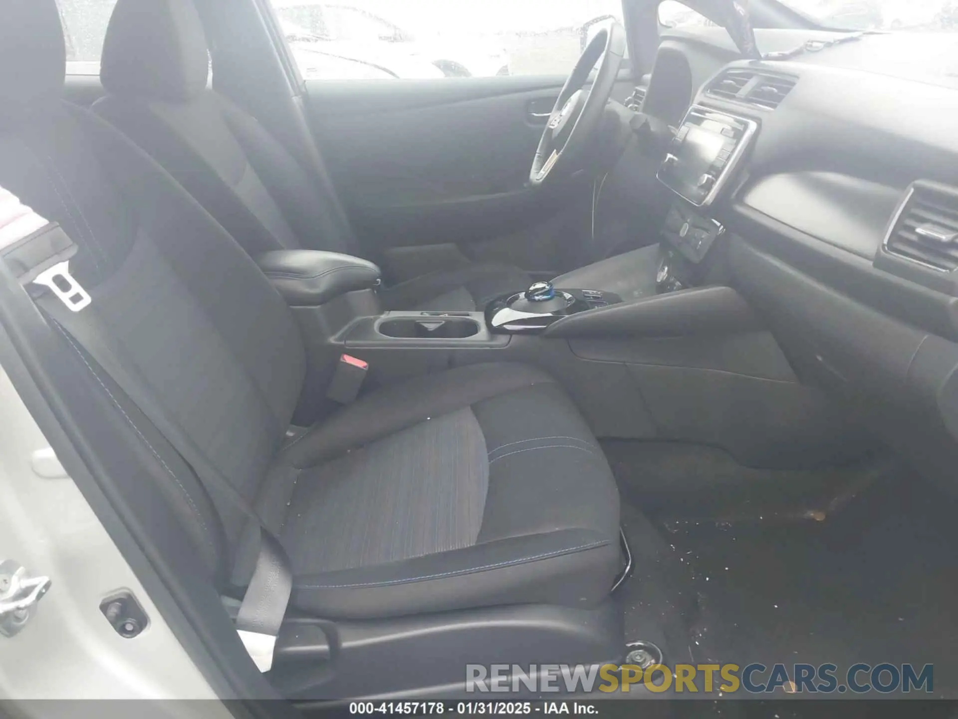 5 Photograph of a damaged car 1N4AZ1CP2KC321523 NISSAN LEAF 2019