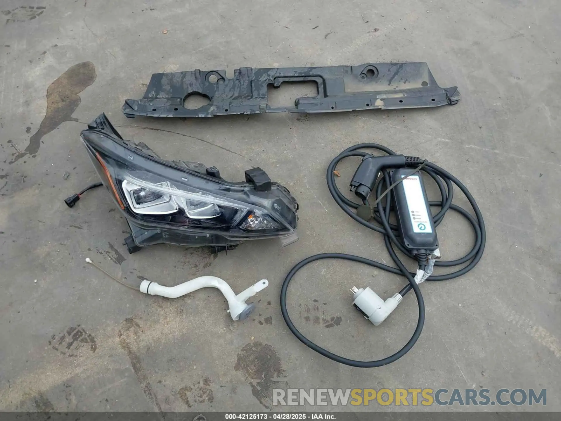 12 Photograph of a damaged car 1N4AZ1CP3KC302625 NISSAN LEAF 2019