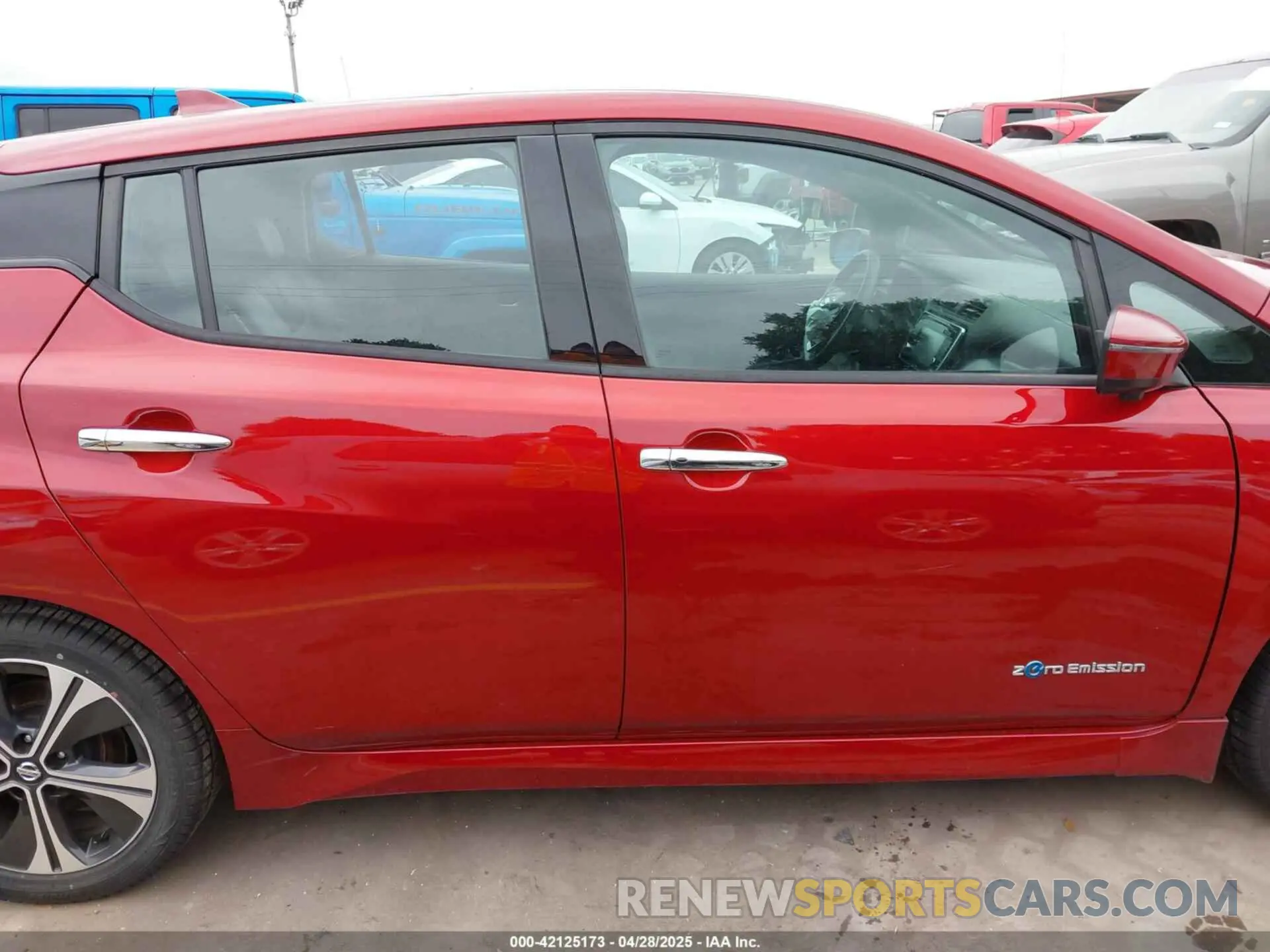 14 Photograph of a damaged car 1N4AZ1CP3KC302625 NISSAN LEAF 2019