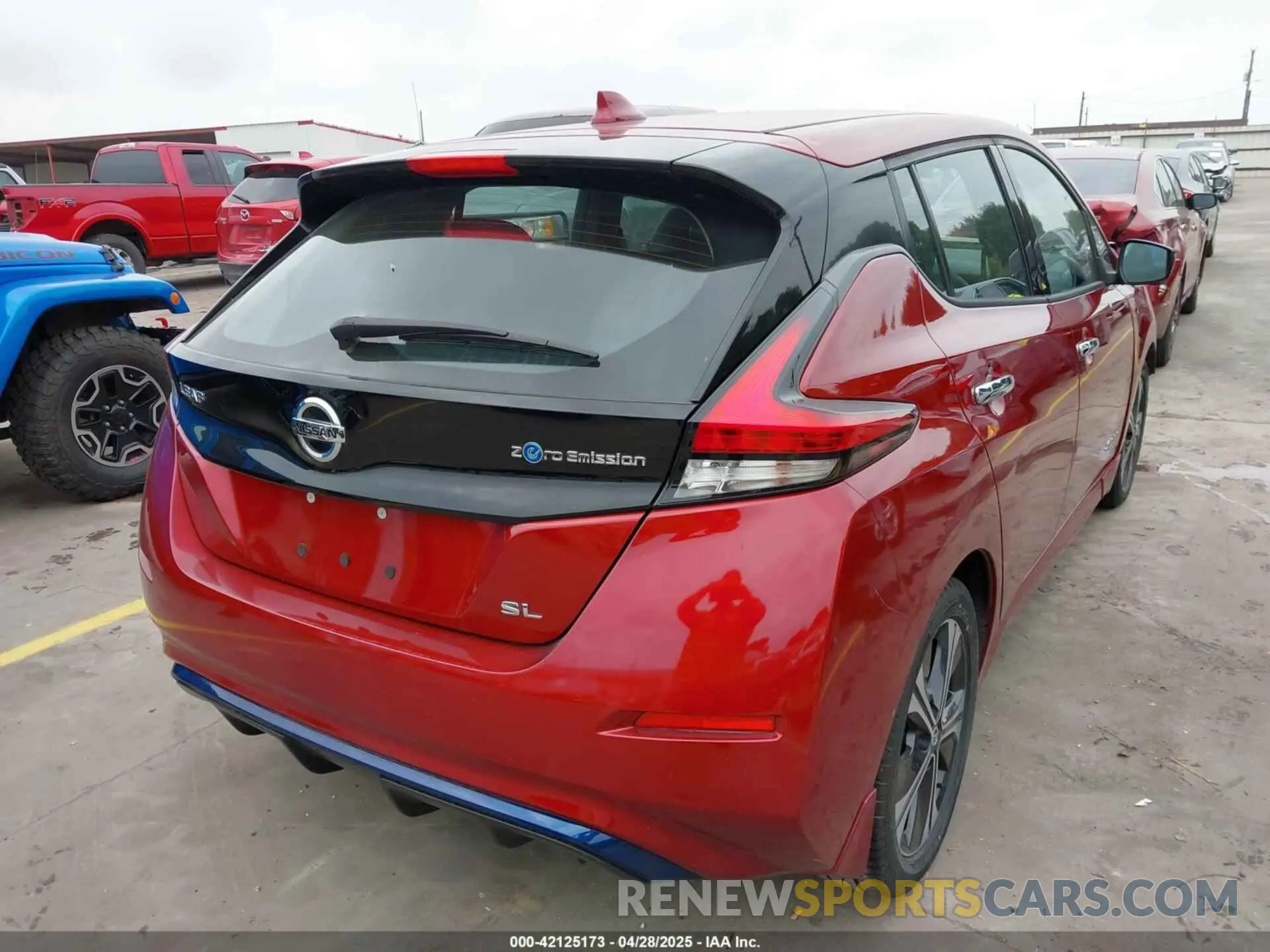 4 Photograph of a damaged car 1N4AZ1CP3KC302625 NISSAN LEAF 2019
