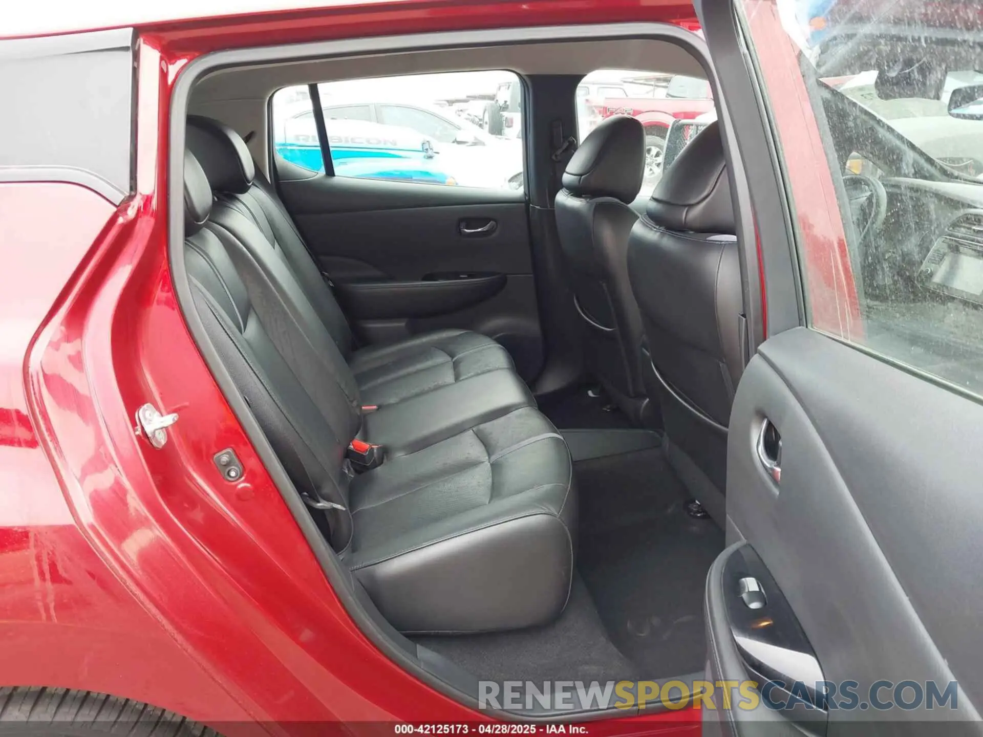 8 Photograph of a damaged car 1N4AZ1CP3KC302625 NISSAN LEAF 2019