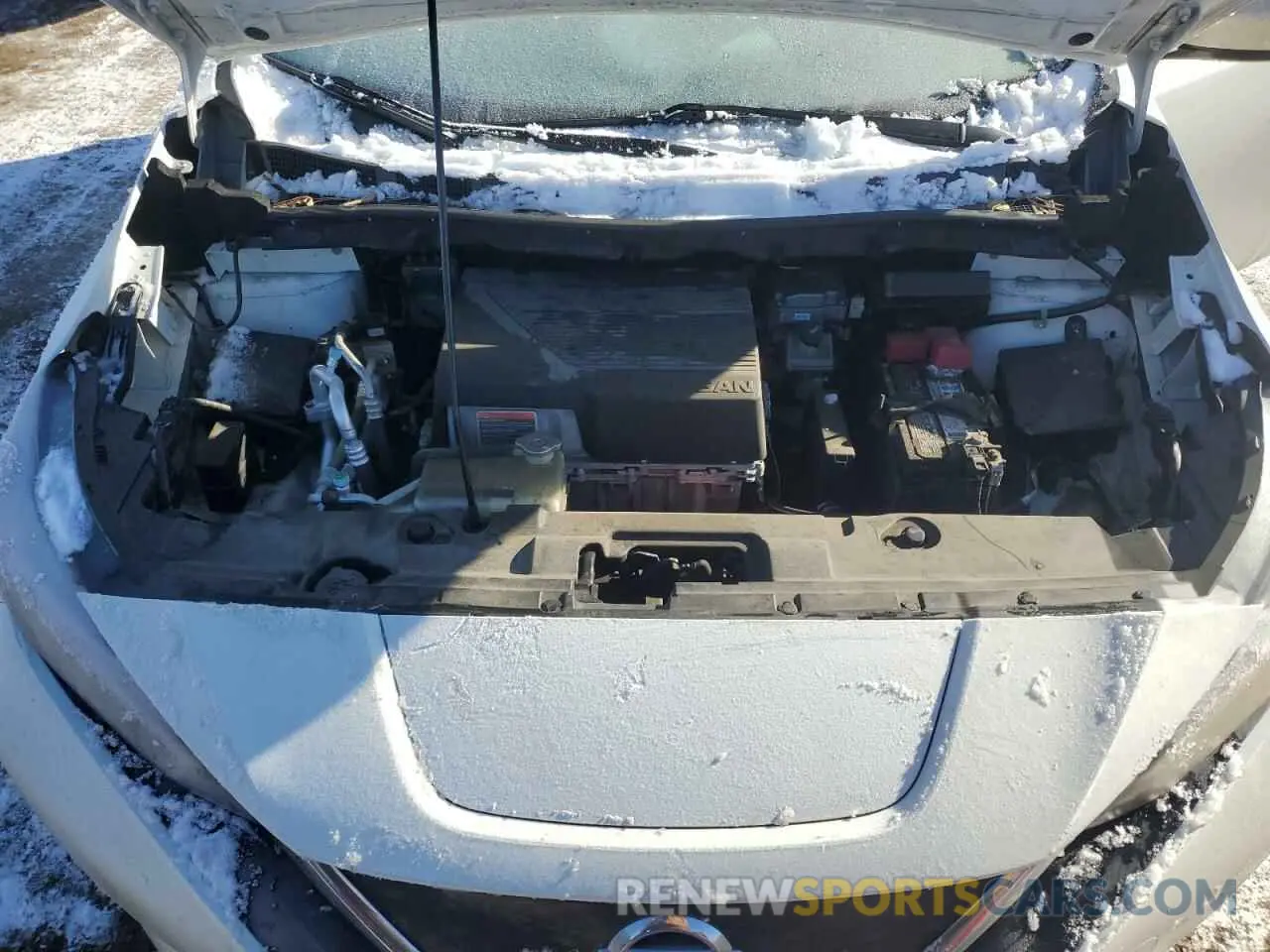 11 Photograph of a damaged car 1N4AZ1CP5KC310287 NISSAN LEAF 2019