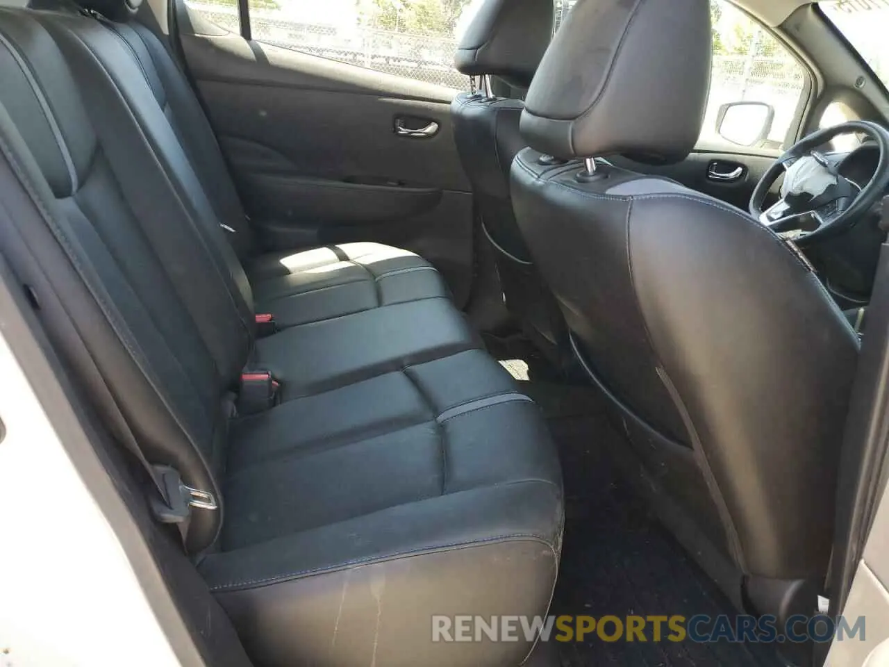 10 Фотография поврежденного автомобиля 1N4AZ1CP6KC307981 NISSAN LEAF 2019
