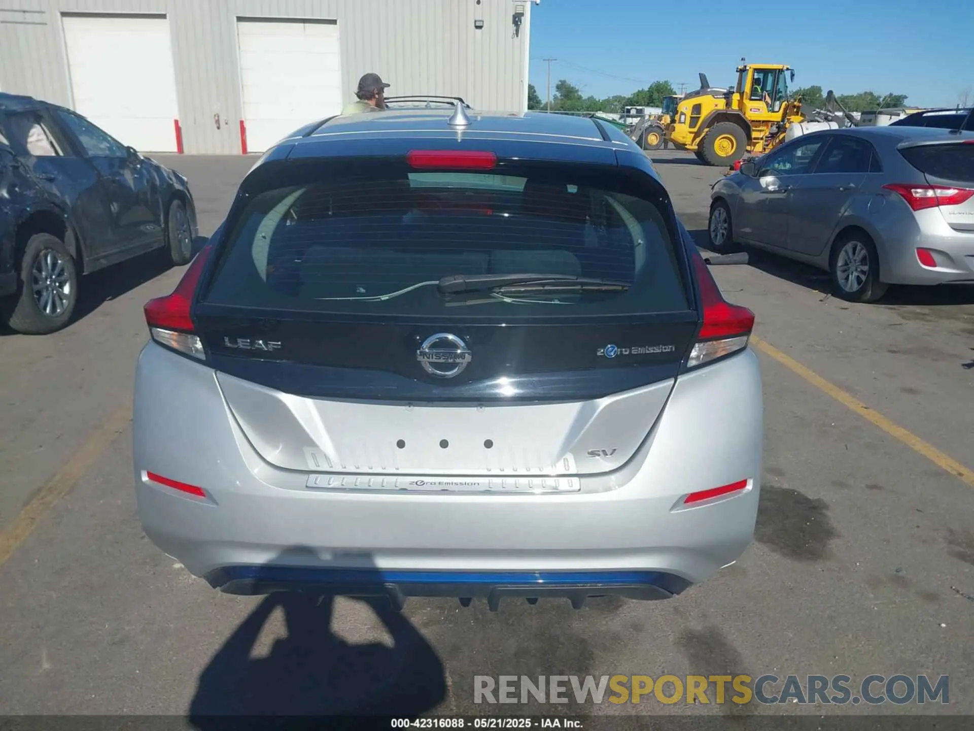 15 Фотография поврежденного автомобиля 1N4AZ1CP7KC307715 NISSAN LEAF 2019