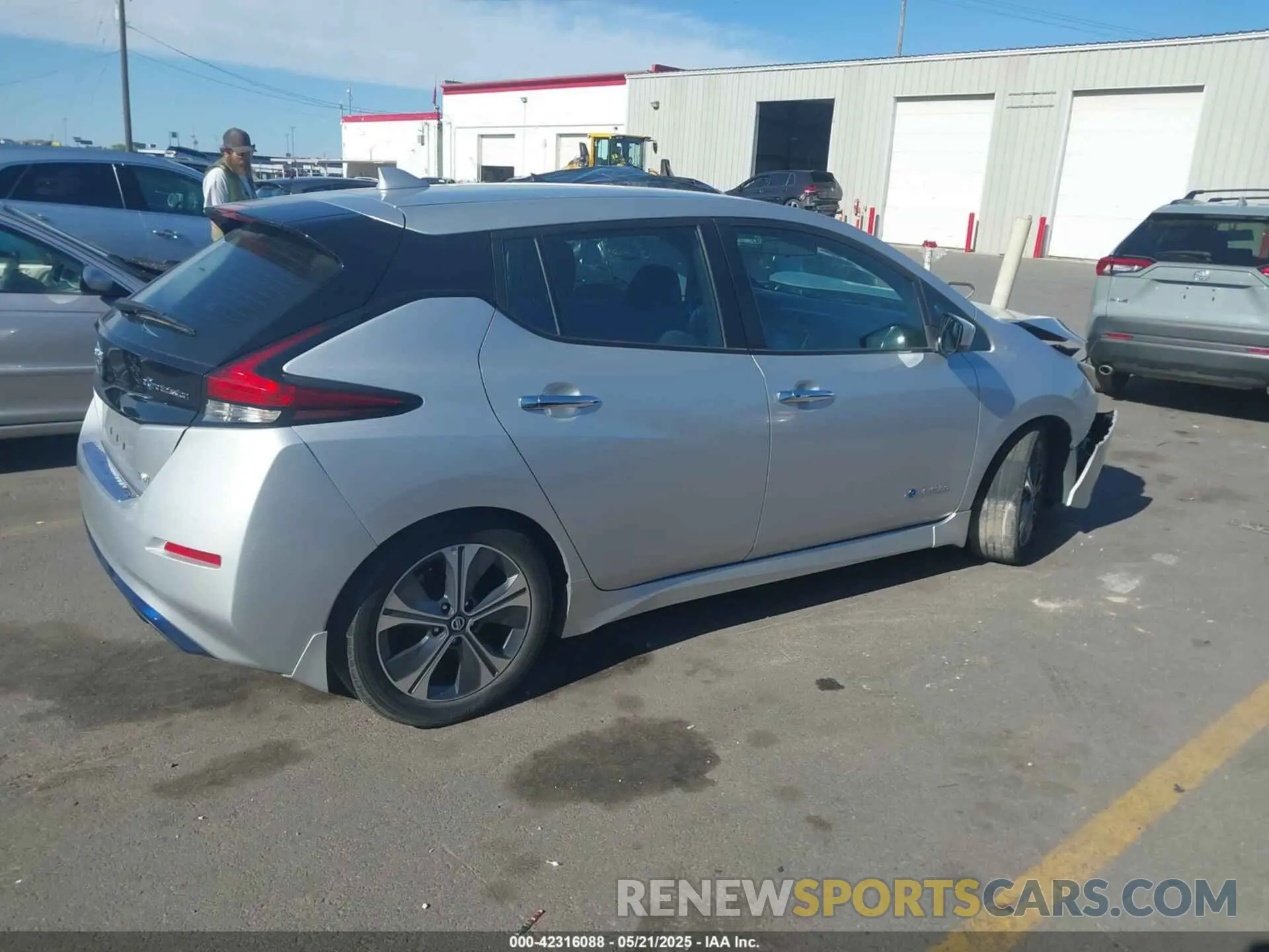 4 Фотография поврежденного автомобиля 1N4AZ1CP7KC307715 NISSAN LEAF 2019
