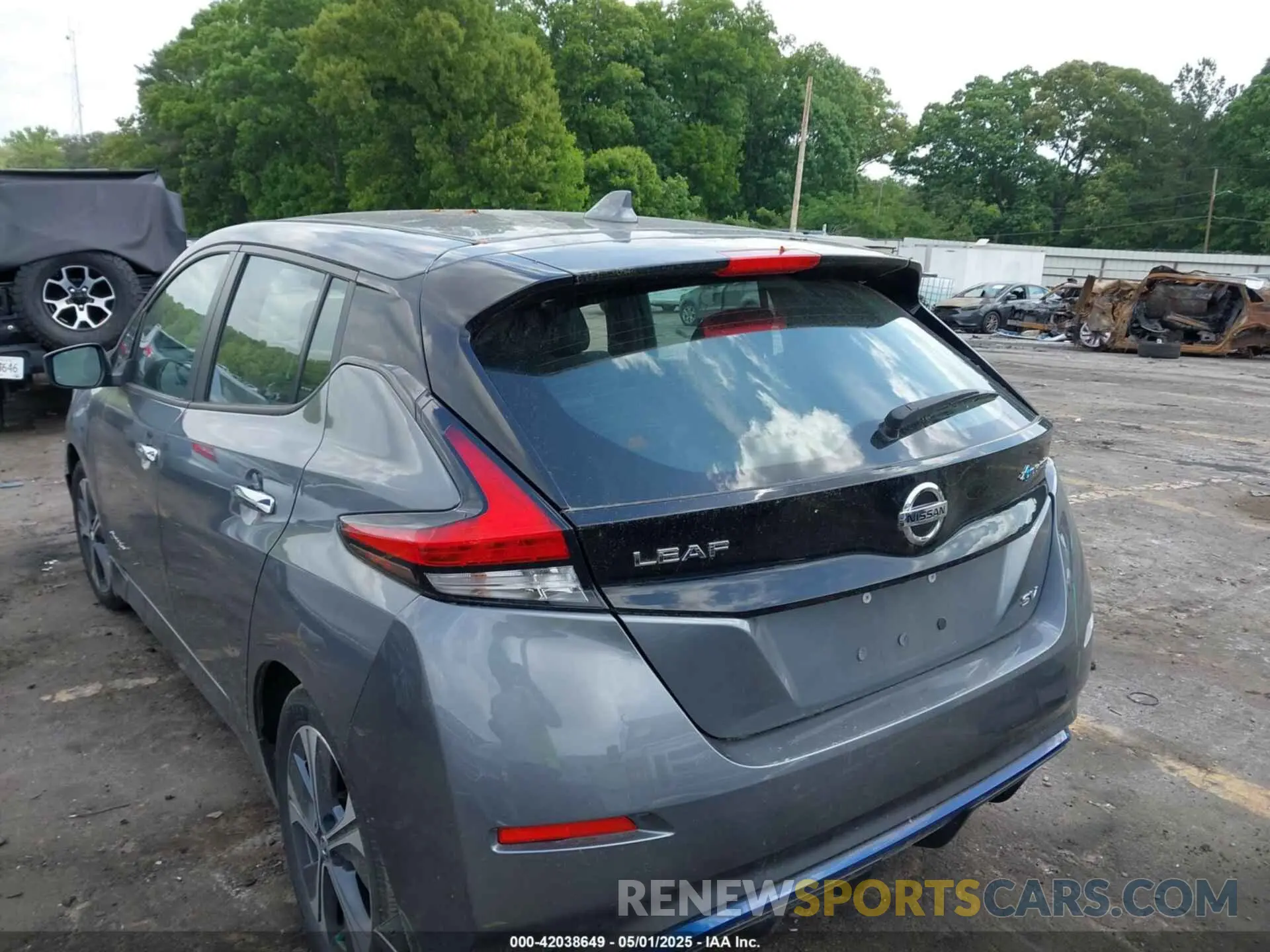 3 Photograph of a damaged car 1N4AZ1CP8KC301860 NISSAN LEAF 2019