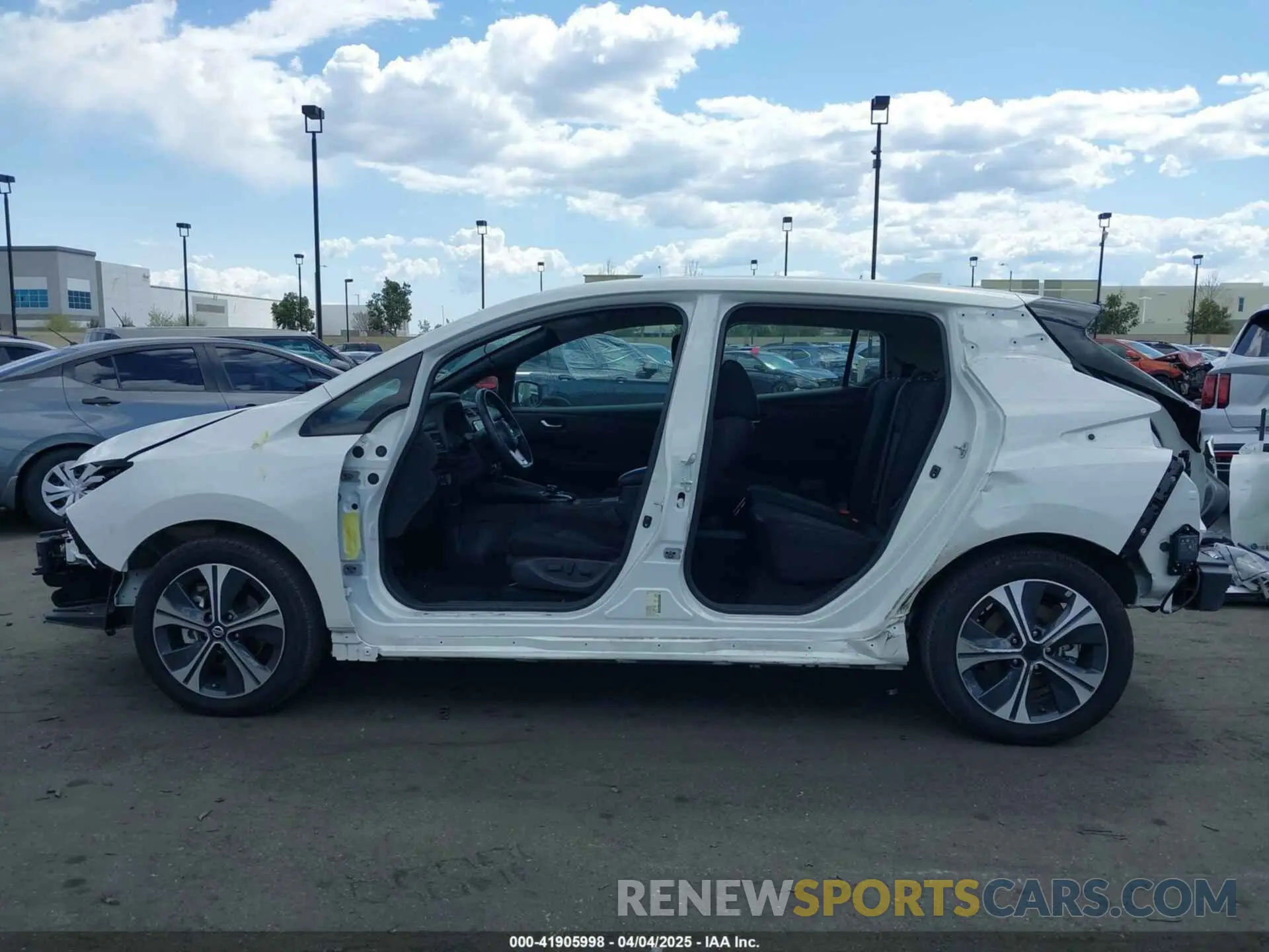 15 Фотография поврежденного автомобиля 1N4AZ1CP8KC317198 NISSAN LEAF 2019