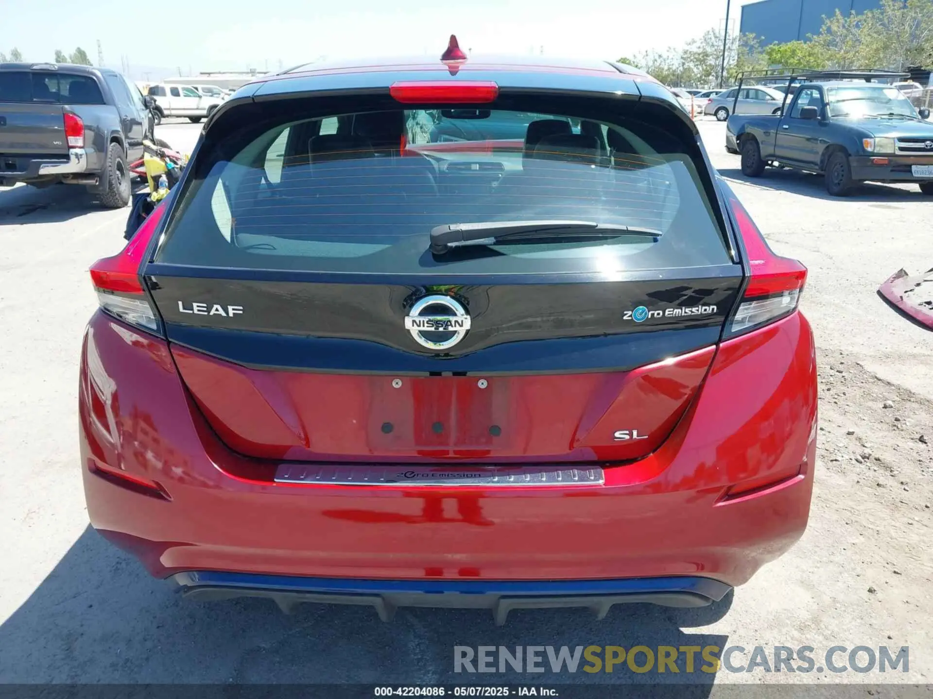 16 Photograph of a damaged car 1N4AZ1CP9KC303424 NISSAN LEAF 2019