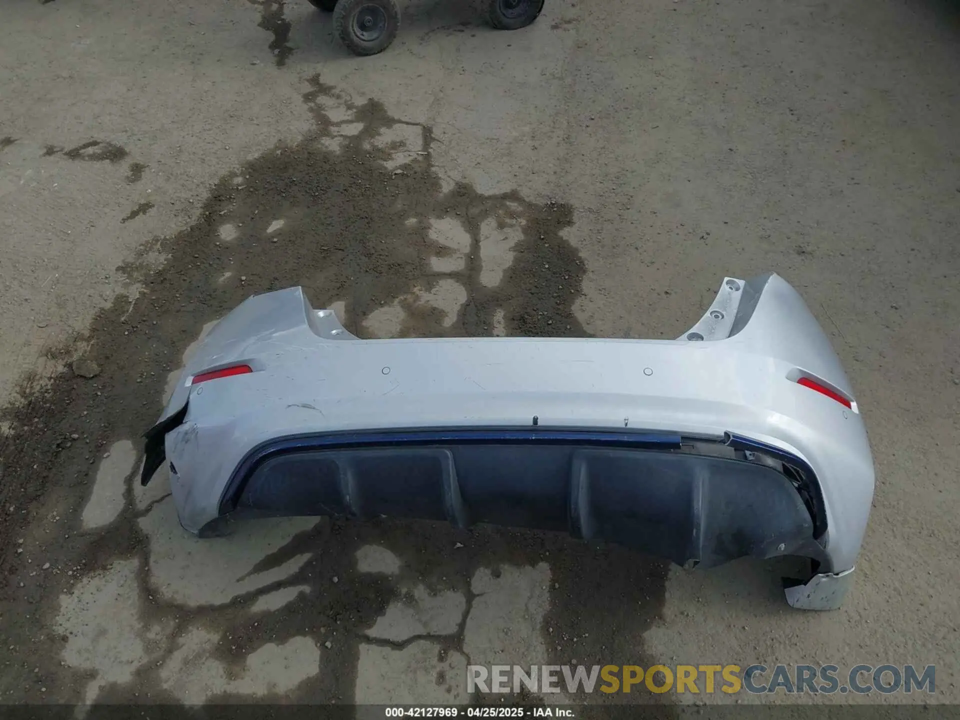 12 Photograph of a damaged car 1N4BZ1CP2LC311483 NISSAN LEAF 2020