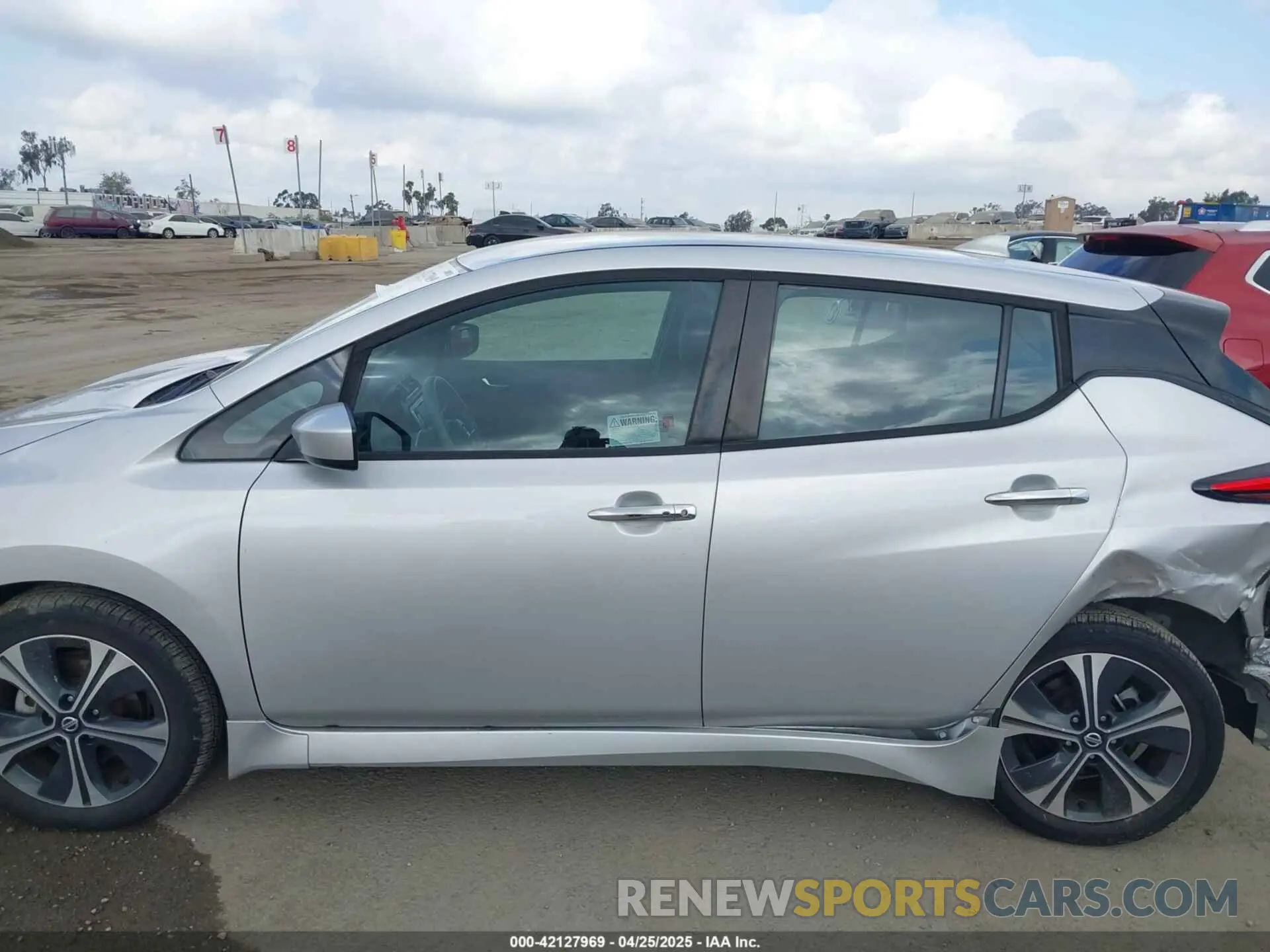 15 Photograph of a damaged car 1N4BZ1CP2LC311483 NISSAN LEAF 2020