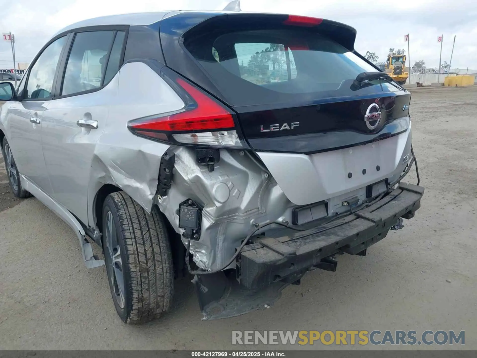 6 Photograph of a damaged car 1N4BZ1CP2LC311483 NISSAN LEAF 2020