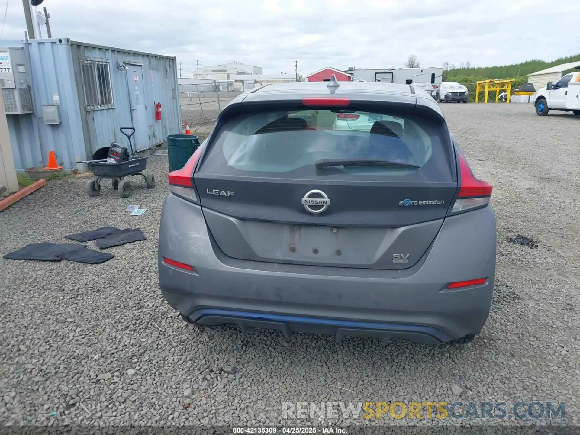 16 Photograph of a damaged car 1N4BZ1CP6LC304083 NISSAN LEAF 2020