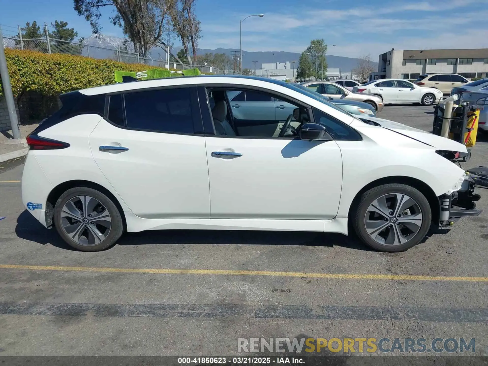 14 Photograph of a damaged car 1N4BZ1DPXLC308295 NISSAN LEAF 2020