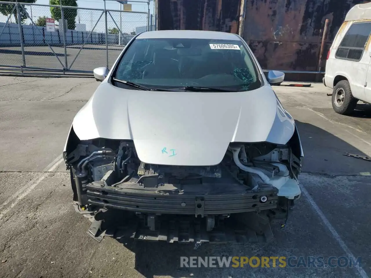 5 Photograph of a damaged car 1N4AZ1CV3MC551637 NISSAN LEAF 2021