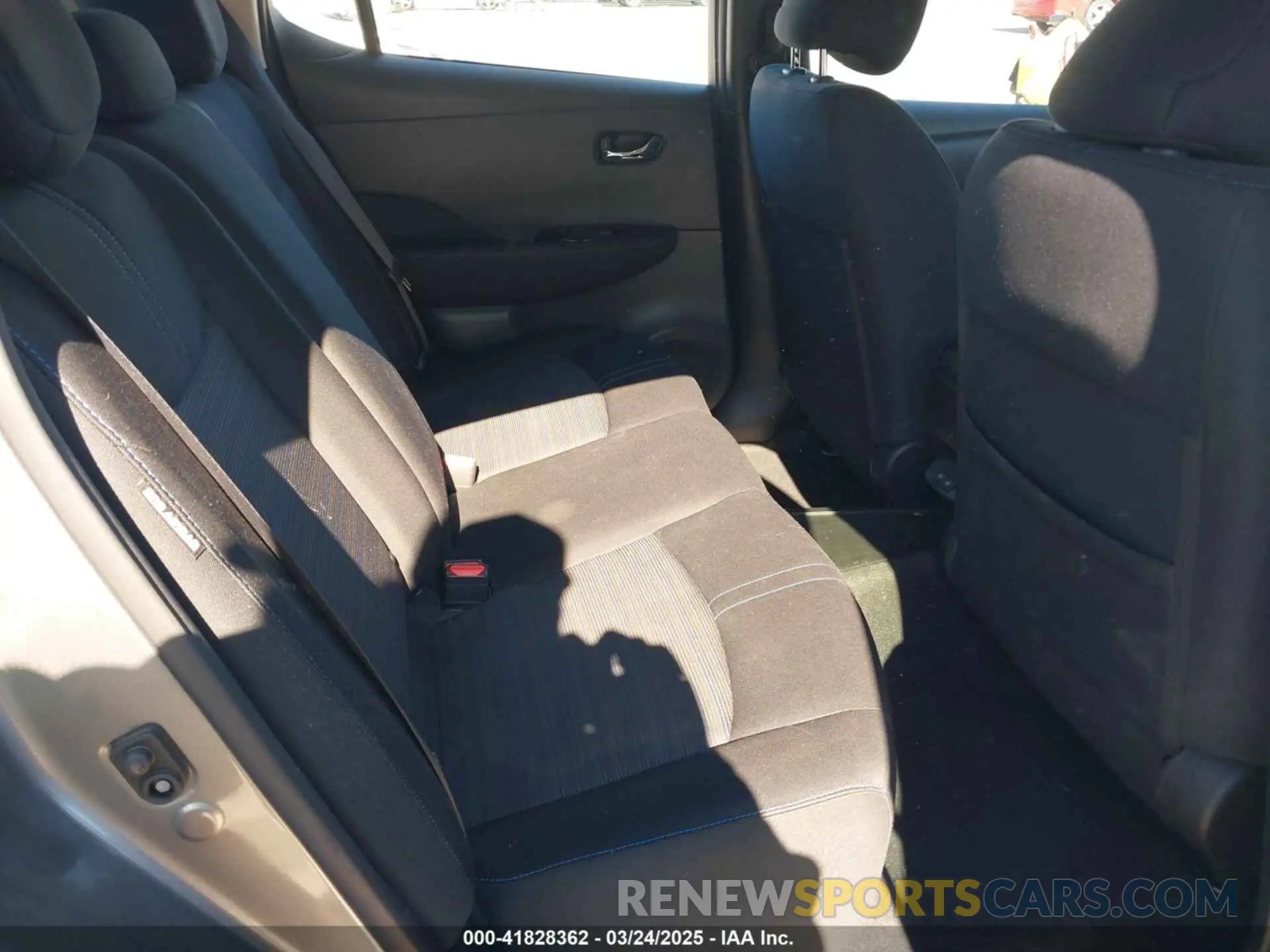 8 Photograph of a damaged car 1N4AZ1CV4MC551890 NISSAN LEAF 2021