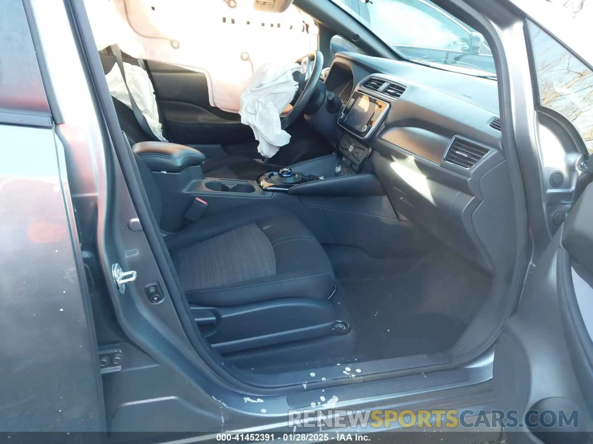 5 Photograph of a damaged car 1N4AZ1CVXMC553479 NISSAN LEAF 2021