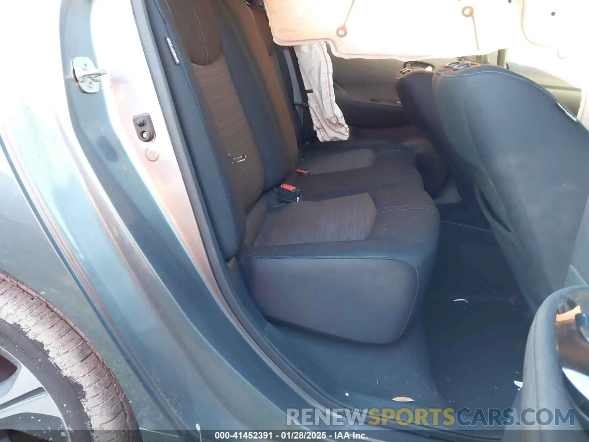 8 Photograph of a damaged car 1N4AZ1CVXMC553479 NISSAN LEAF 2021
