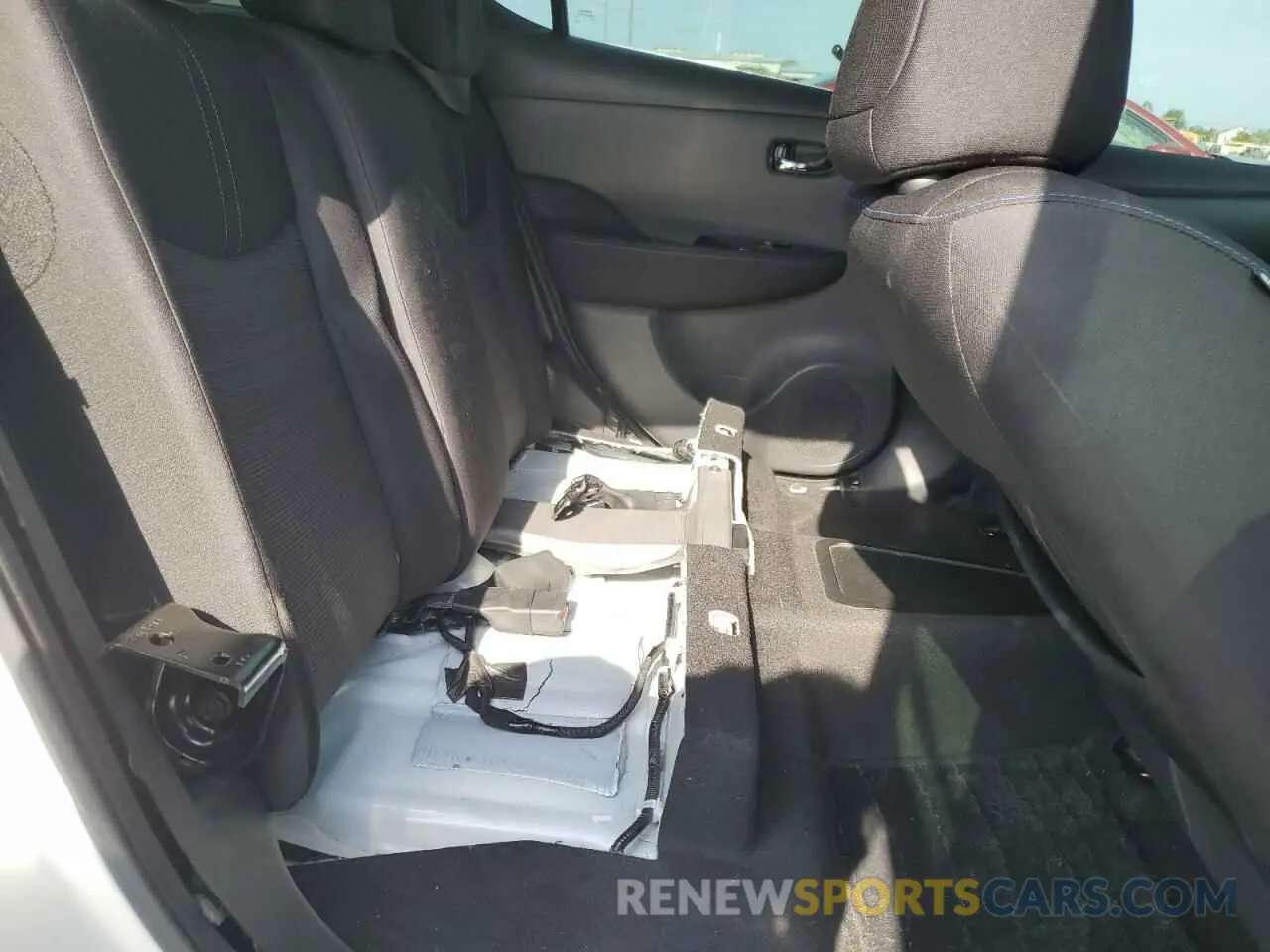 10 Photograph of a damaged car 1N4AZ1CV5NC551415 NISSAN LEAF 2022