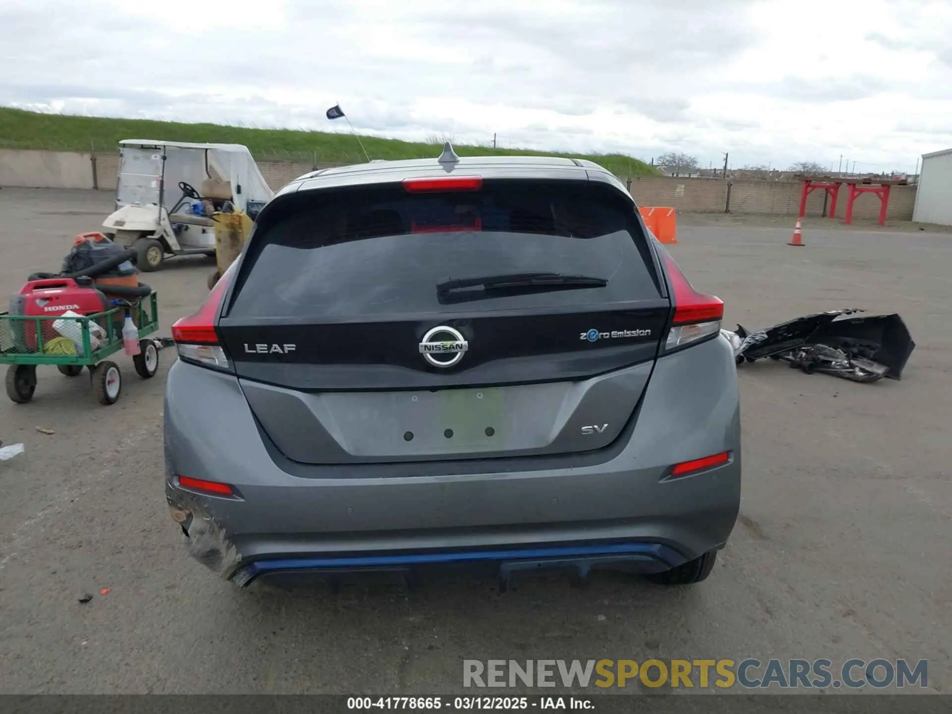 17 Photograph of a damaged car 1N4AZ1CV5NC555609 NISSAN LEAF 2022