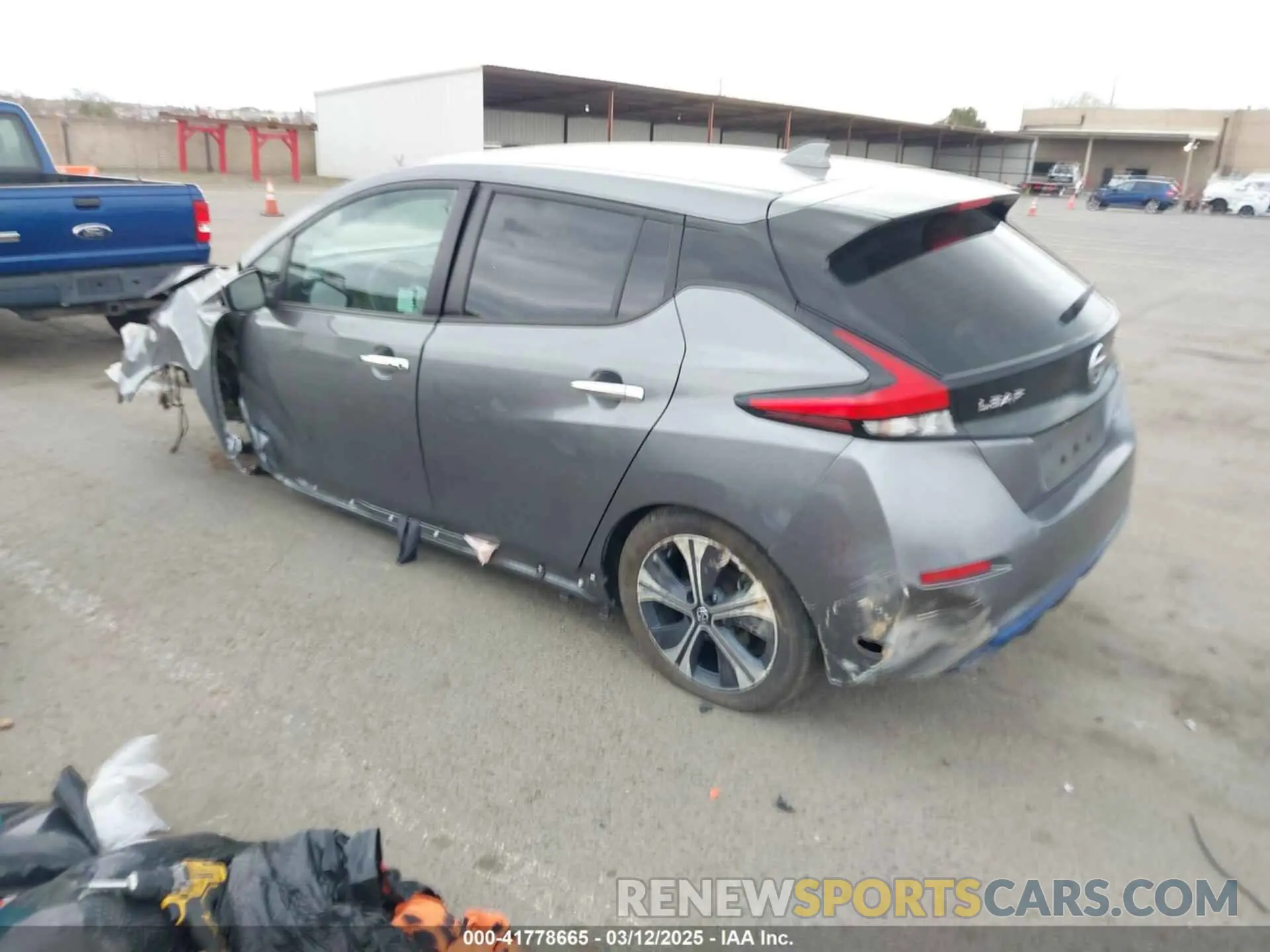 3 Photograph of a damaged car 1N4AZ1CV5NC555609 NISSAN LEAF 2022