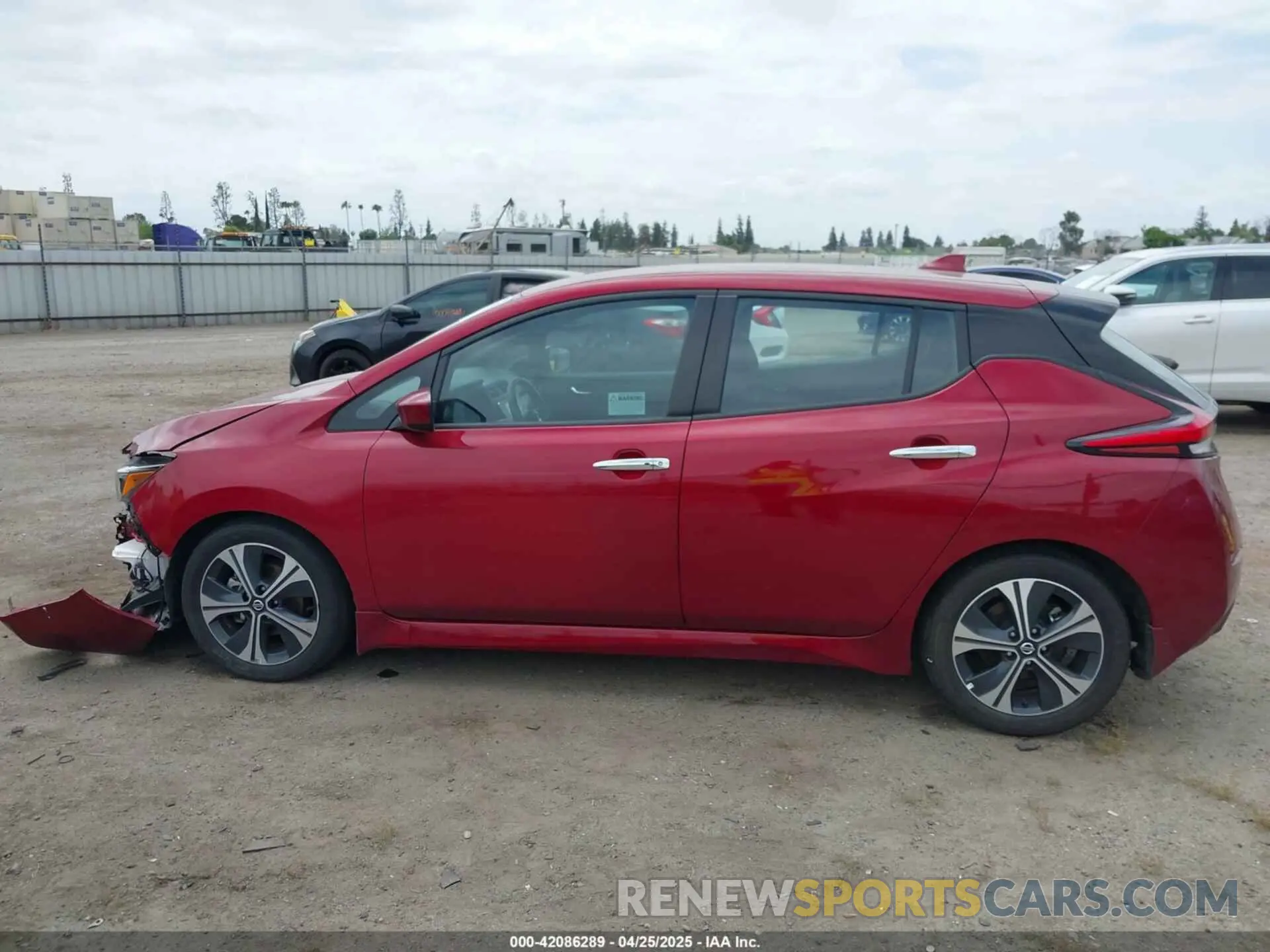 15 Photograph of a damaged car 1N4AZ1CV8NC563090 NISSAN LEAF 2022