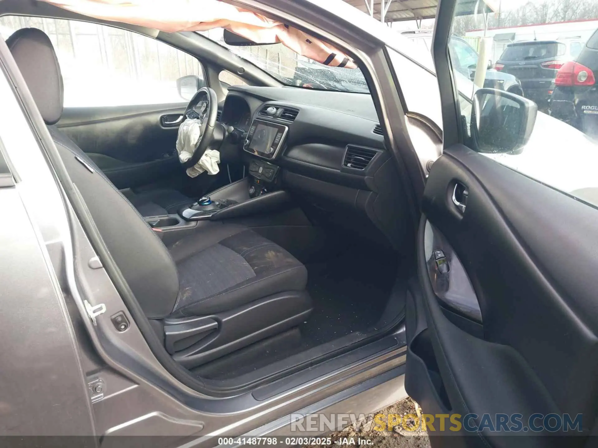 5 Photograph of a damaged car 1N4BZ1CV8NC559061 NISSAN LEAF 2022