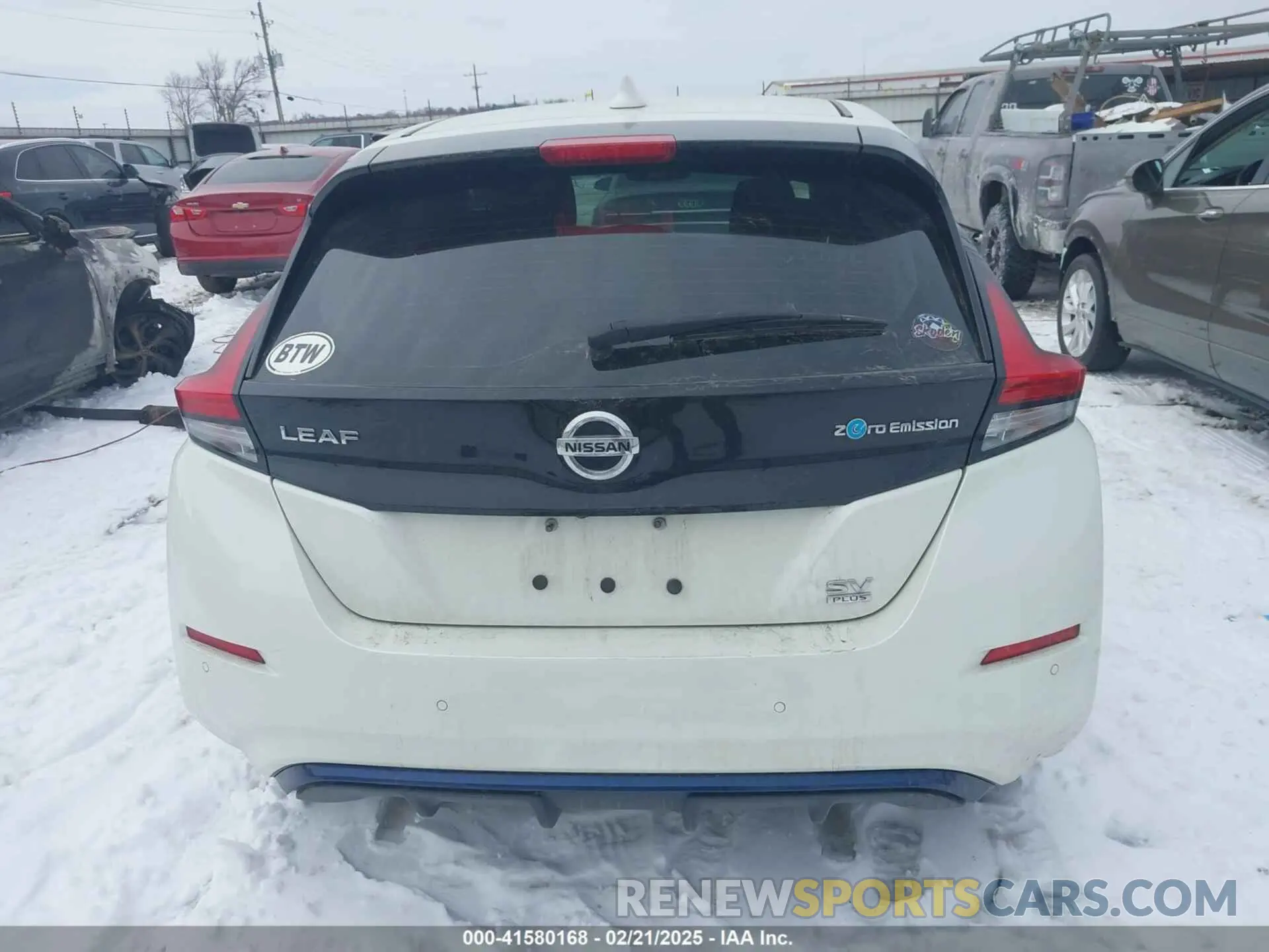 17 Photograph of a damaged car 1N4BZ1CV9NC557996 NISSAN LEAF 2022