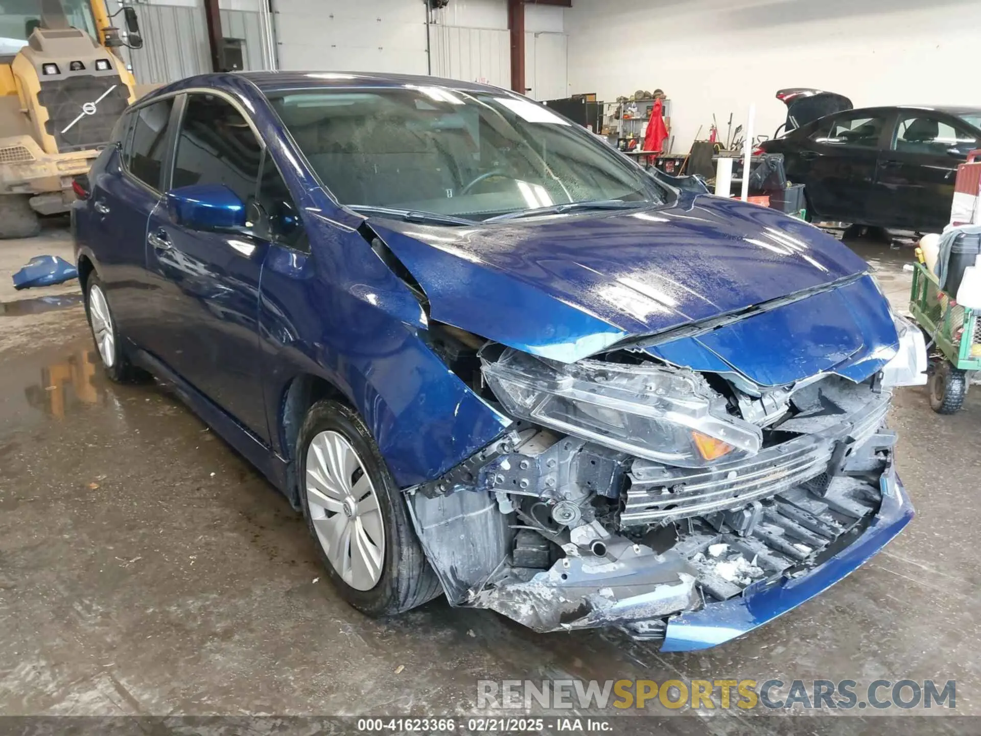 1 Фотография поврежденного автомобиля 1N4AZ1BV0PC553755 NISSAN LEAF 2023