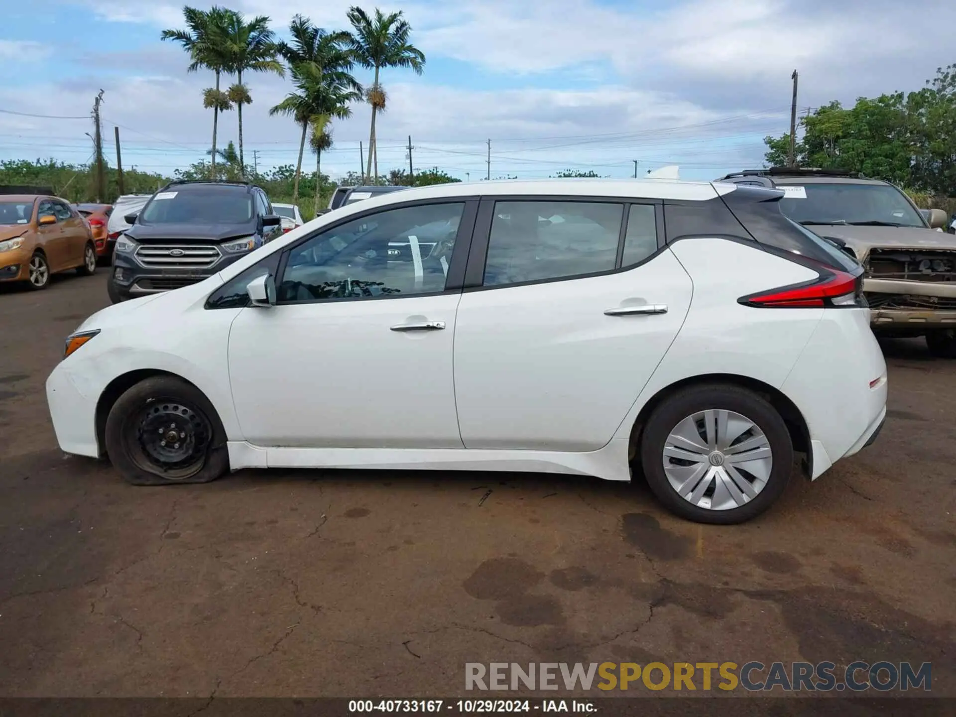 14 Фотография поврежденного автомобиля 1N4AZ1BV7PC560847 NISSAN LEAF 2023