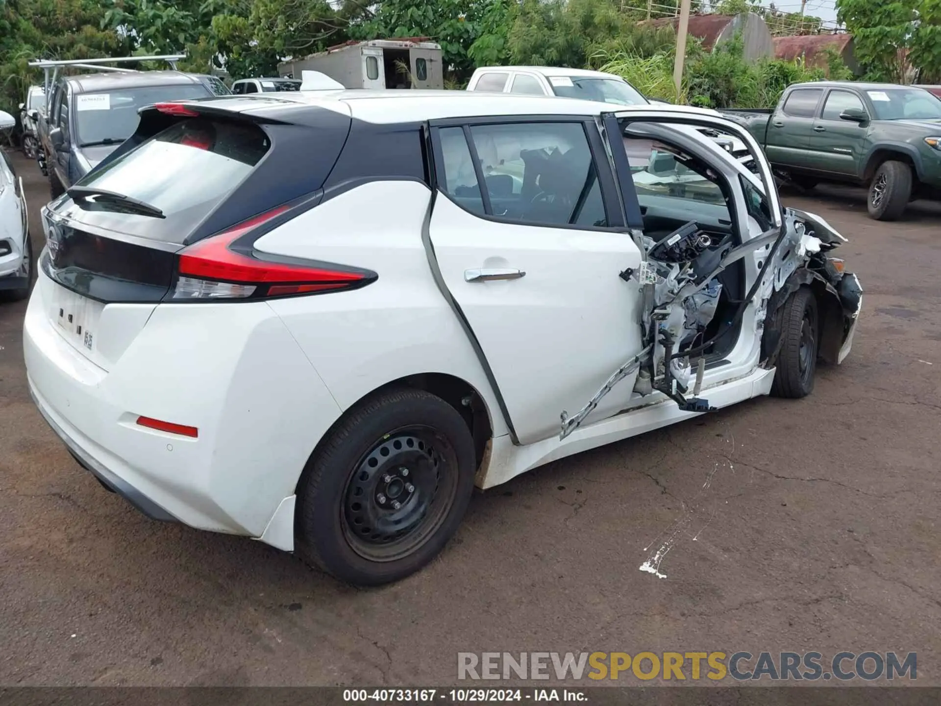 4 Фотография поврежденного автомобиля 1N4AZ1BV7PC560847 NISSAN LEAF 2023