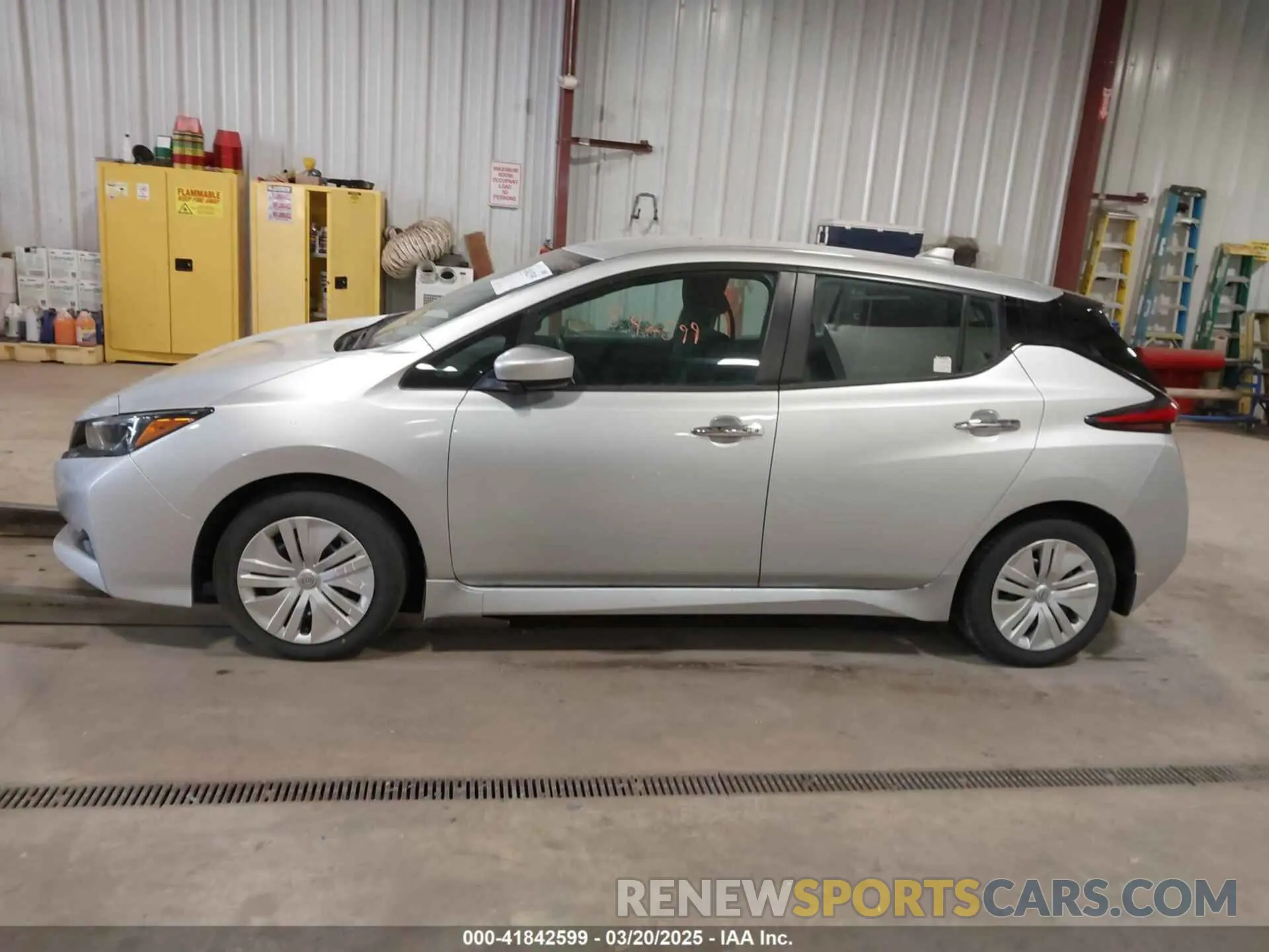 14 Photograph of a damaged car 1N4AZ1BV9PC559344 NISSAN LEAF 2023