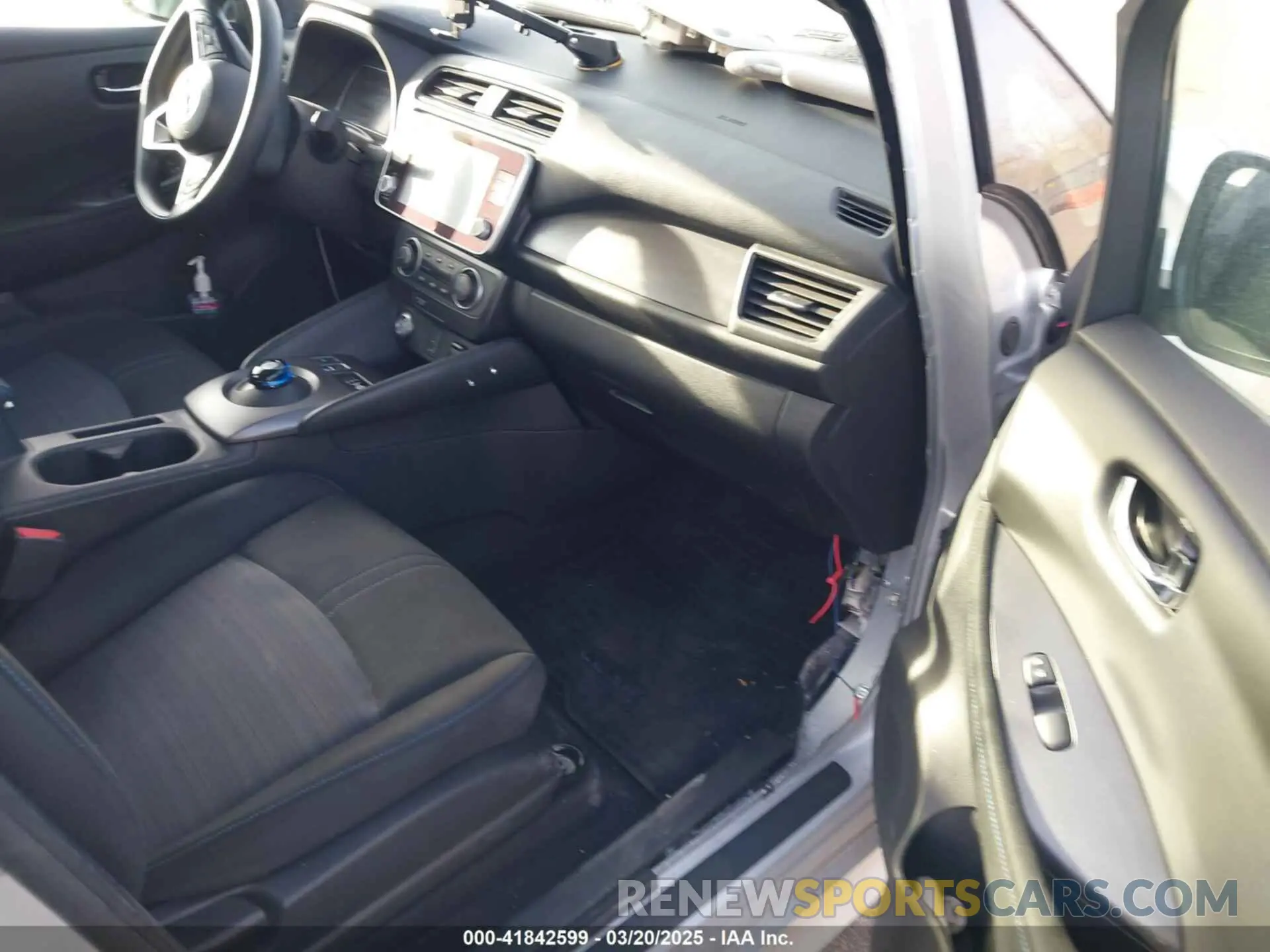 5 Photograph of a damaged car 1N4AZ1BV9PC559344 NISSAN LEAF 2023