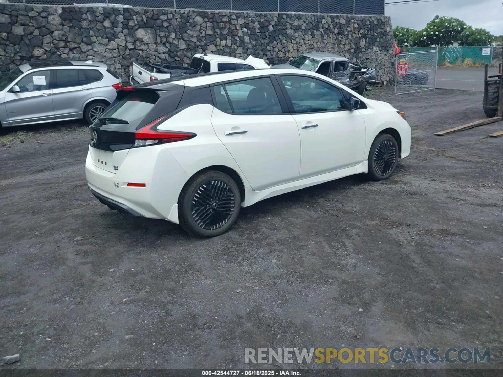 4 Фотография поврежденного автомобиля 1N4CZ1CV4PC557962 NISSAN LEAF 2023