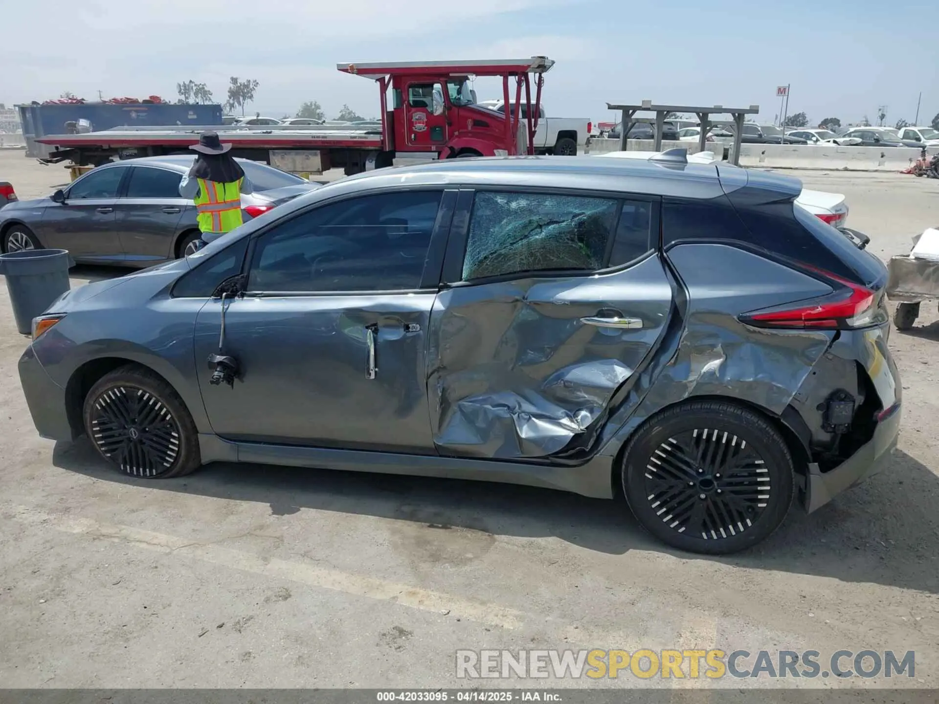 15 Photograph of a damaged car 1N4CZ1CV4RC551792 NISSAN LEAF 2024