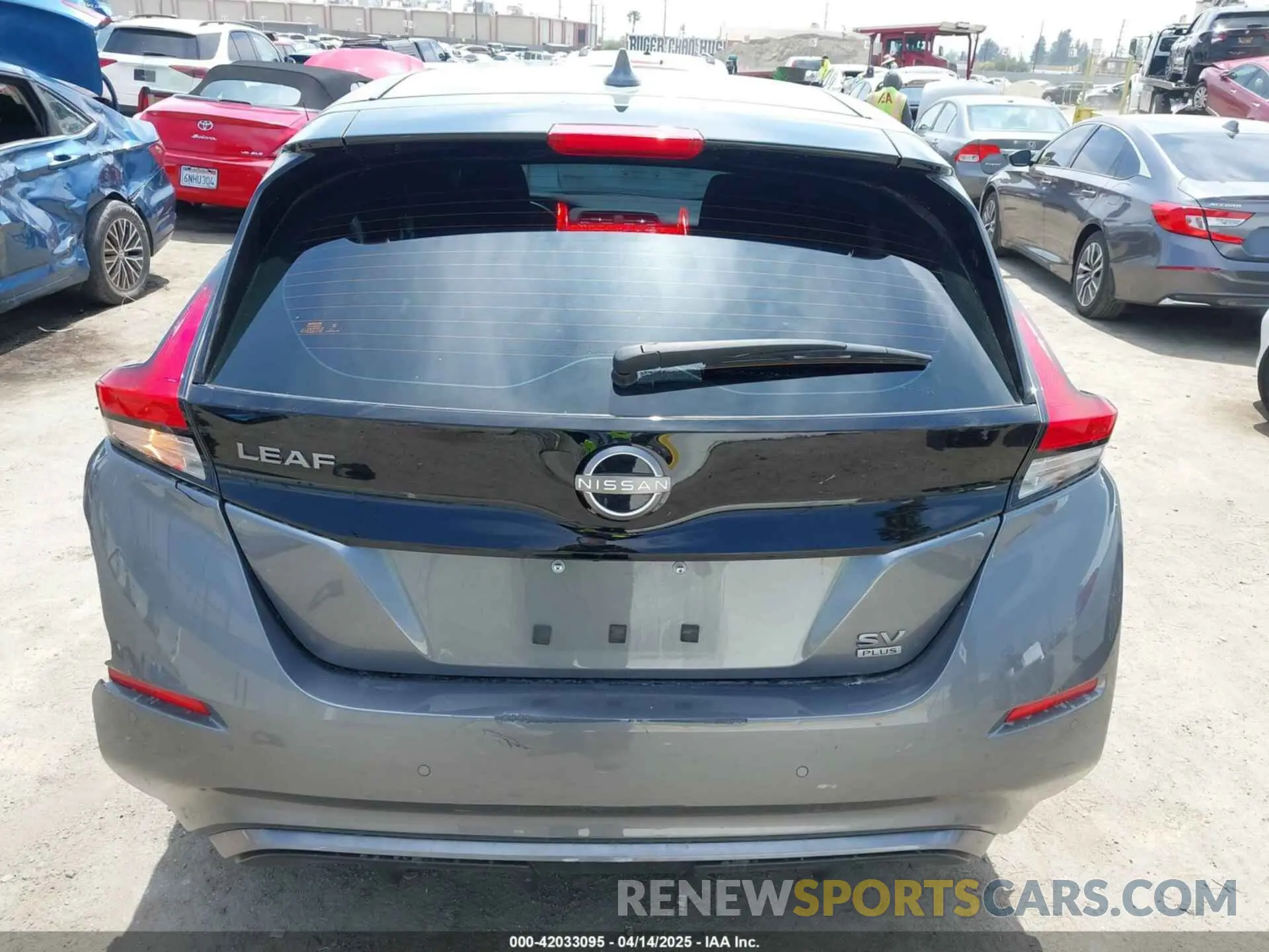 17 Photograph of a damaged car 1N4CZ1CV4RC551792 NISSAN LEAF 2024