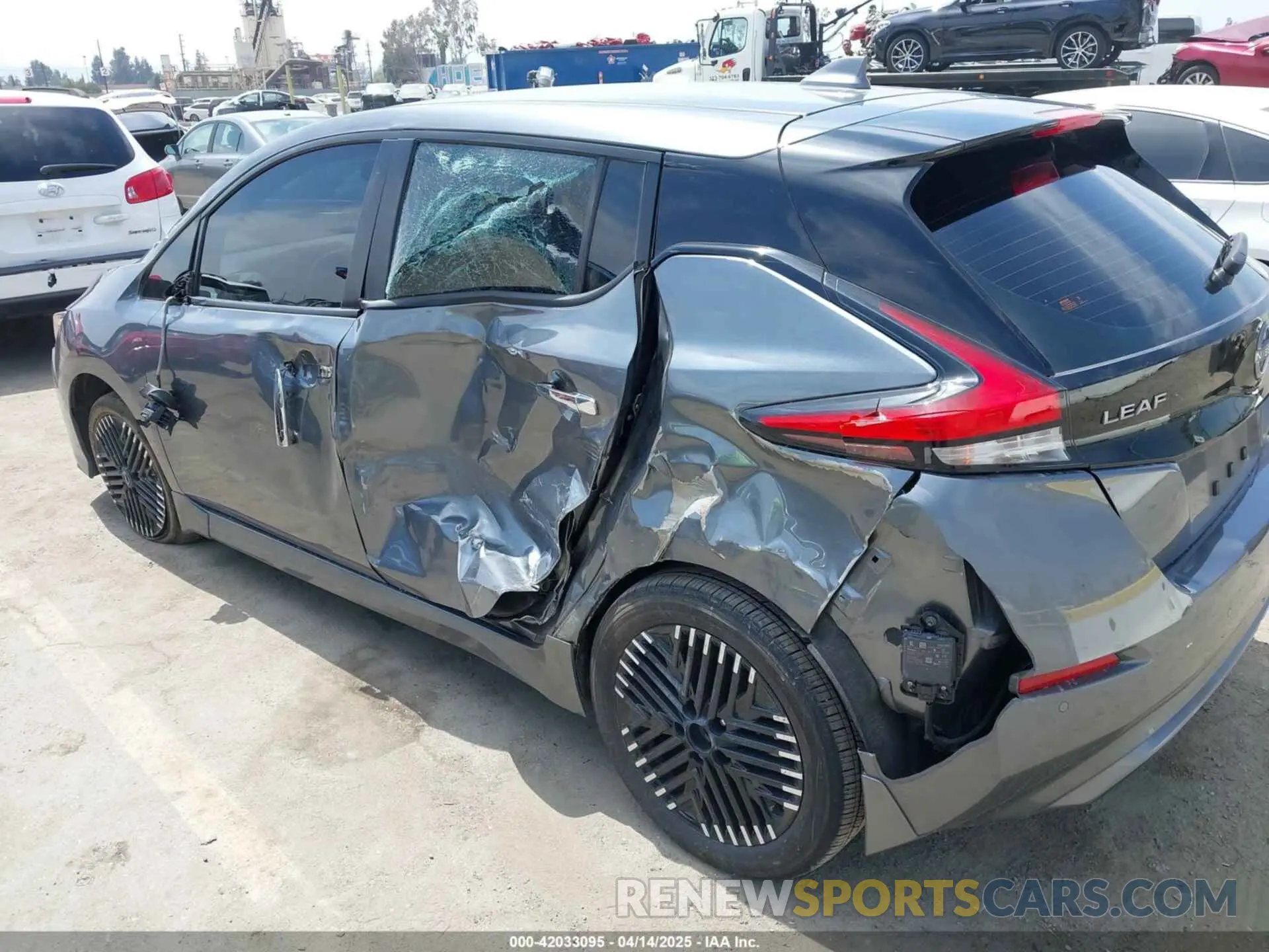 6 Photograph of a damaged car 1N4CZ1CV4RC551792 NISSAN LEAF 2024