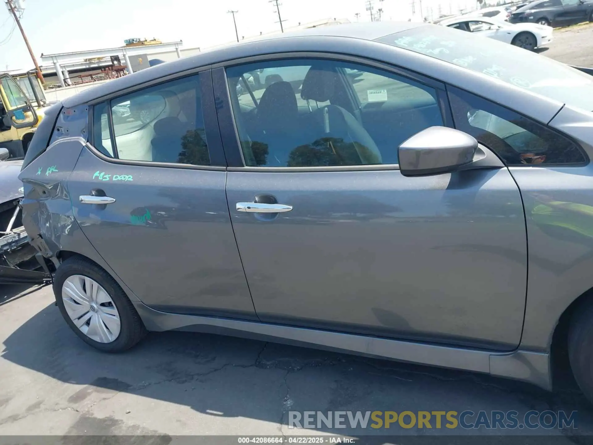 14 Photograph of a damaged car 1N4AZ1BV1SC550694 NISSAN LEAF 2025