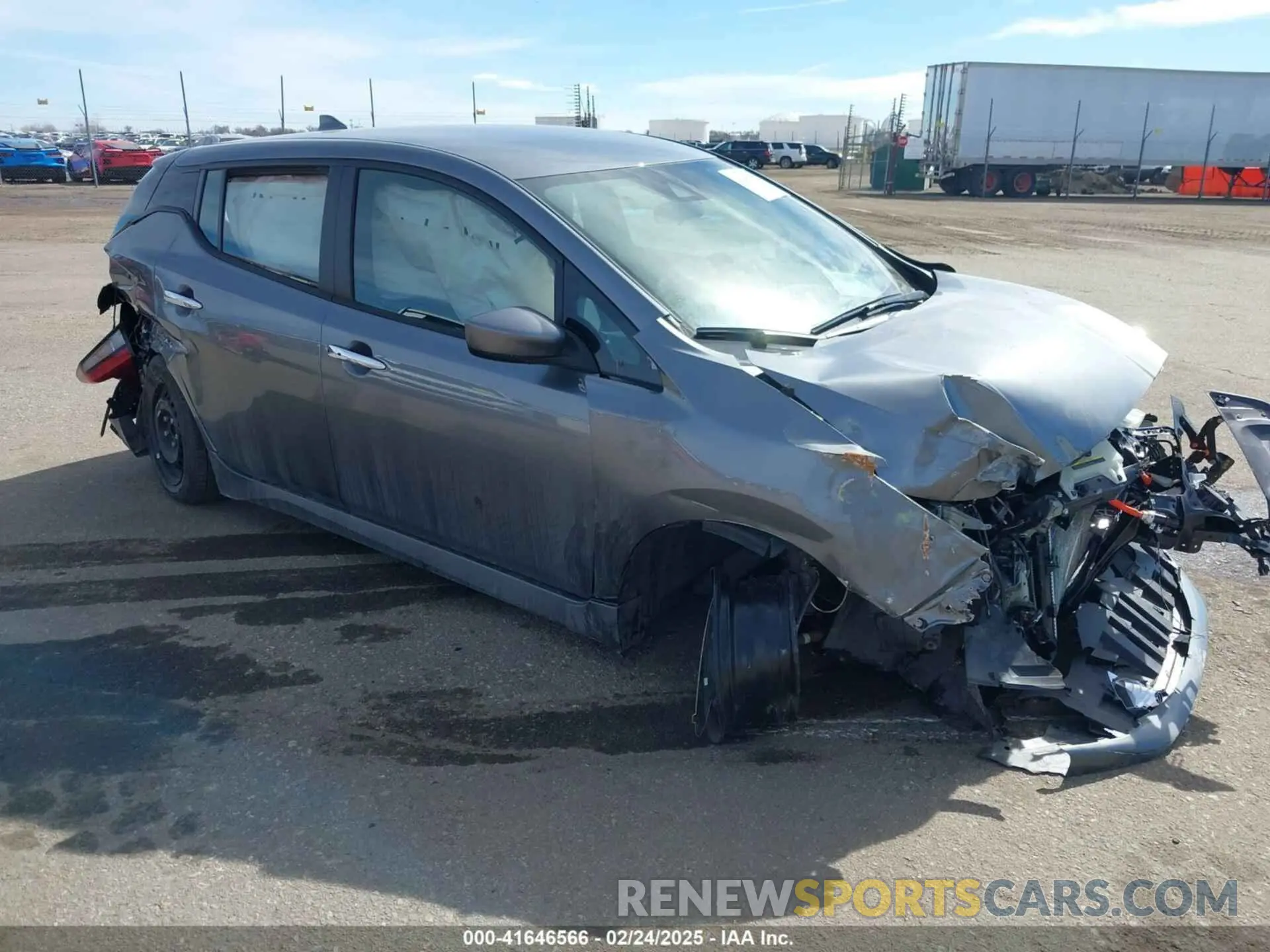 1 Фотография поврежденного автомобиля 1N4AZ1BV6SC550092 NISSAN LEAF 2025