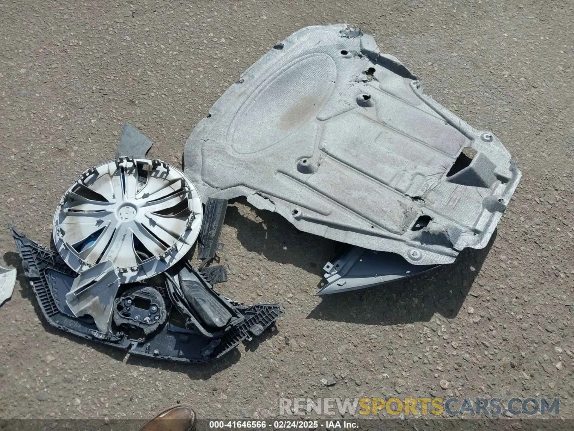 12 Фотография поврежденного автомобиля 1N4AZ1BV6SC550092 NISSAN LEAF 2025