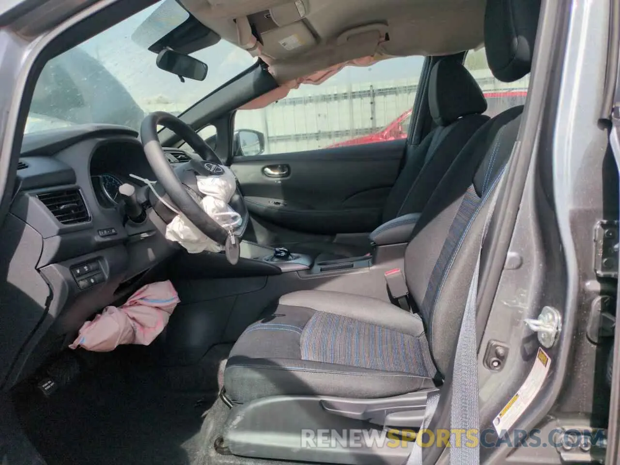 7 Photograph of a damaged car 1N4AZ1BV8SC565693 NISSAN LEAF 2025