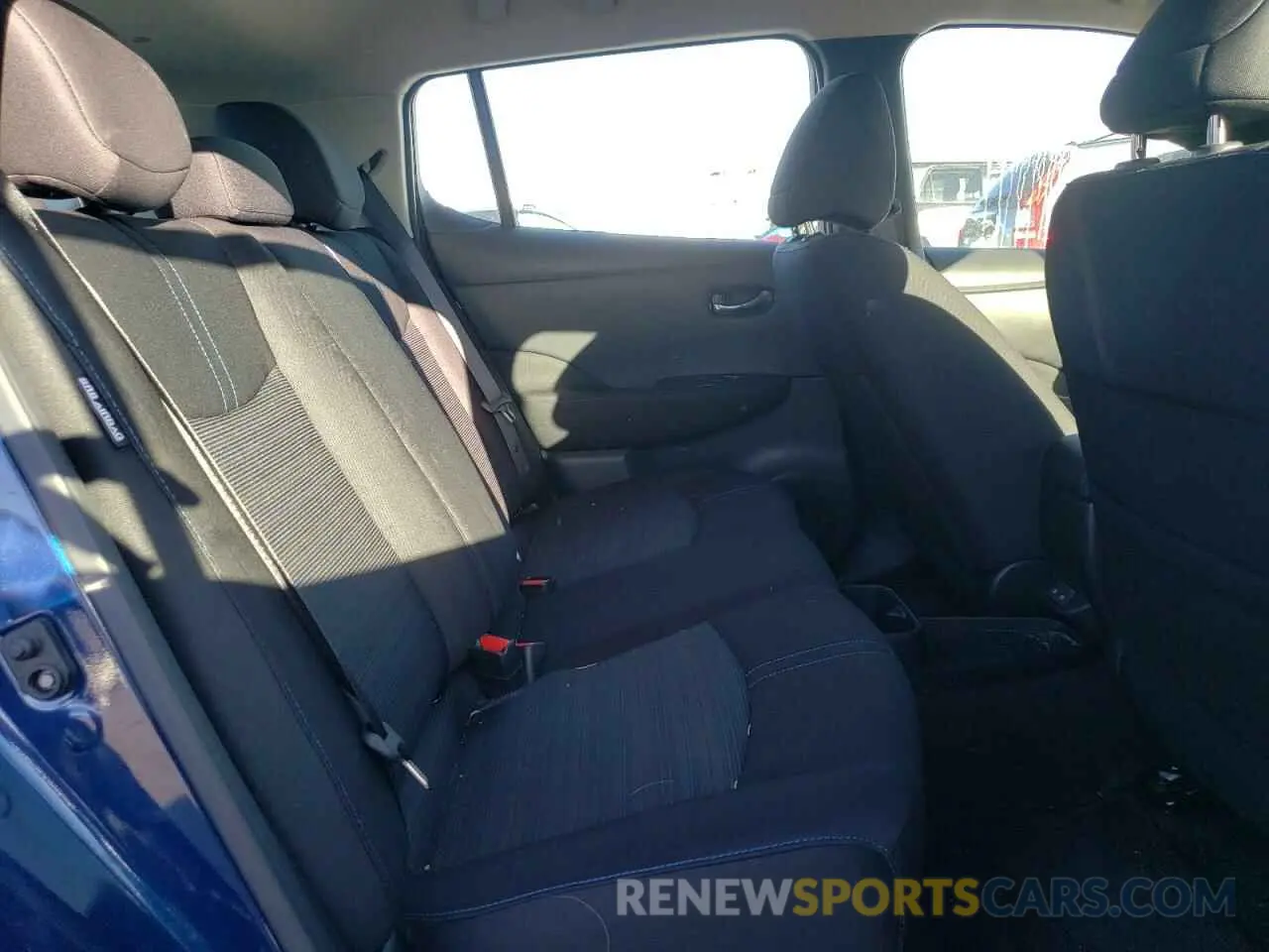 10 Photograph of a damaged car 1N4AZ1BV9SC562835 NISSAN LEAF 2025